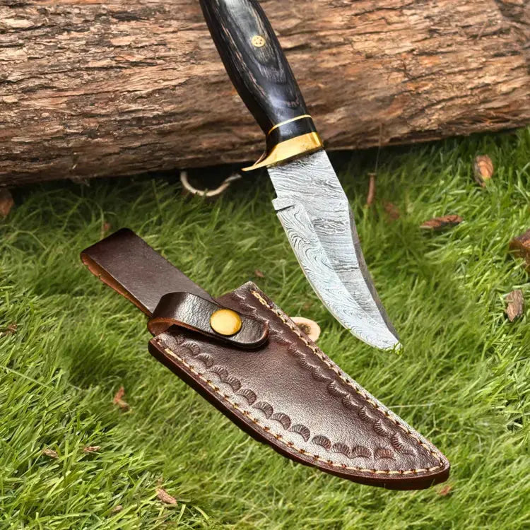 CUSTOM HANDMADE FORGED DAMASCUS STEEL HUNTING Knife Brass Guard & Wood Handle Hunt Craft Knives