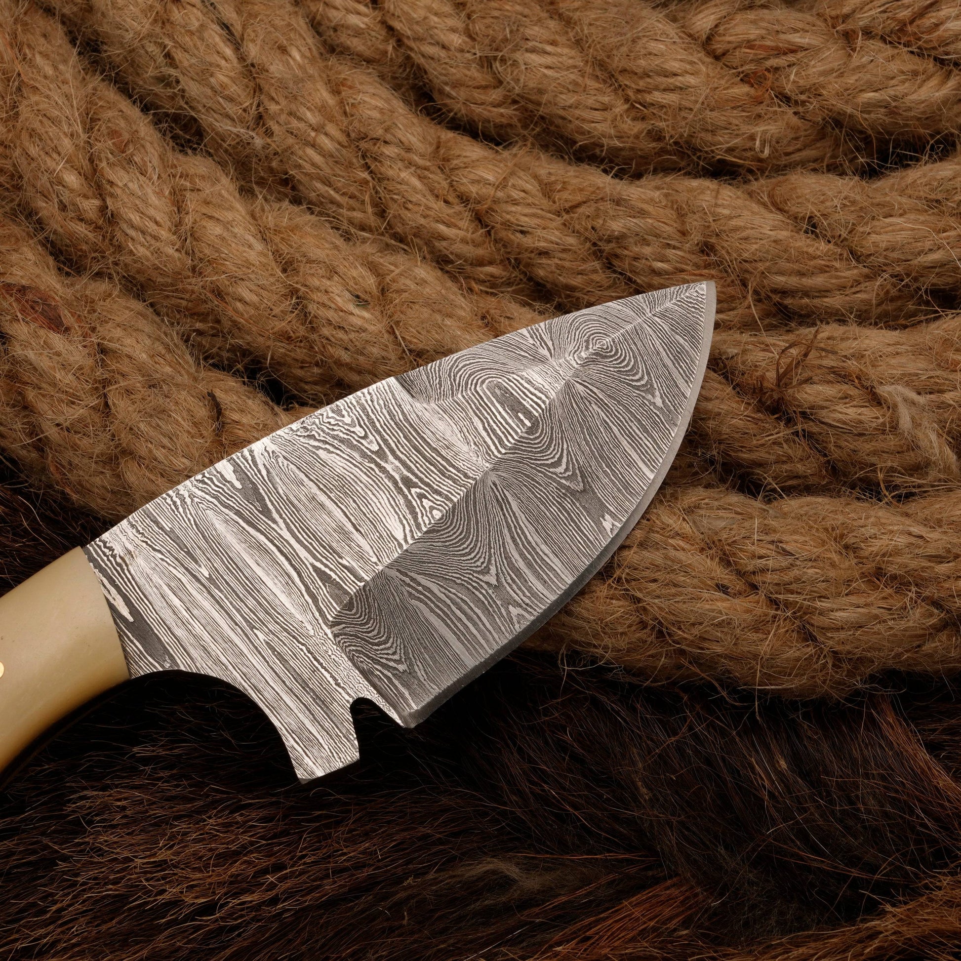 Handmade Damascus Steel Hunting Skinner Knife -Bone Handle - Full Tang - fixed blade