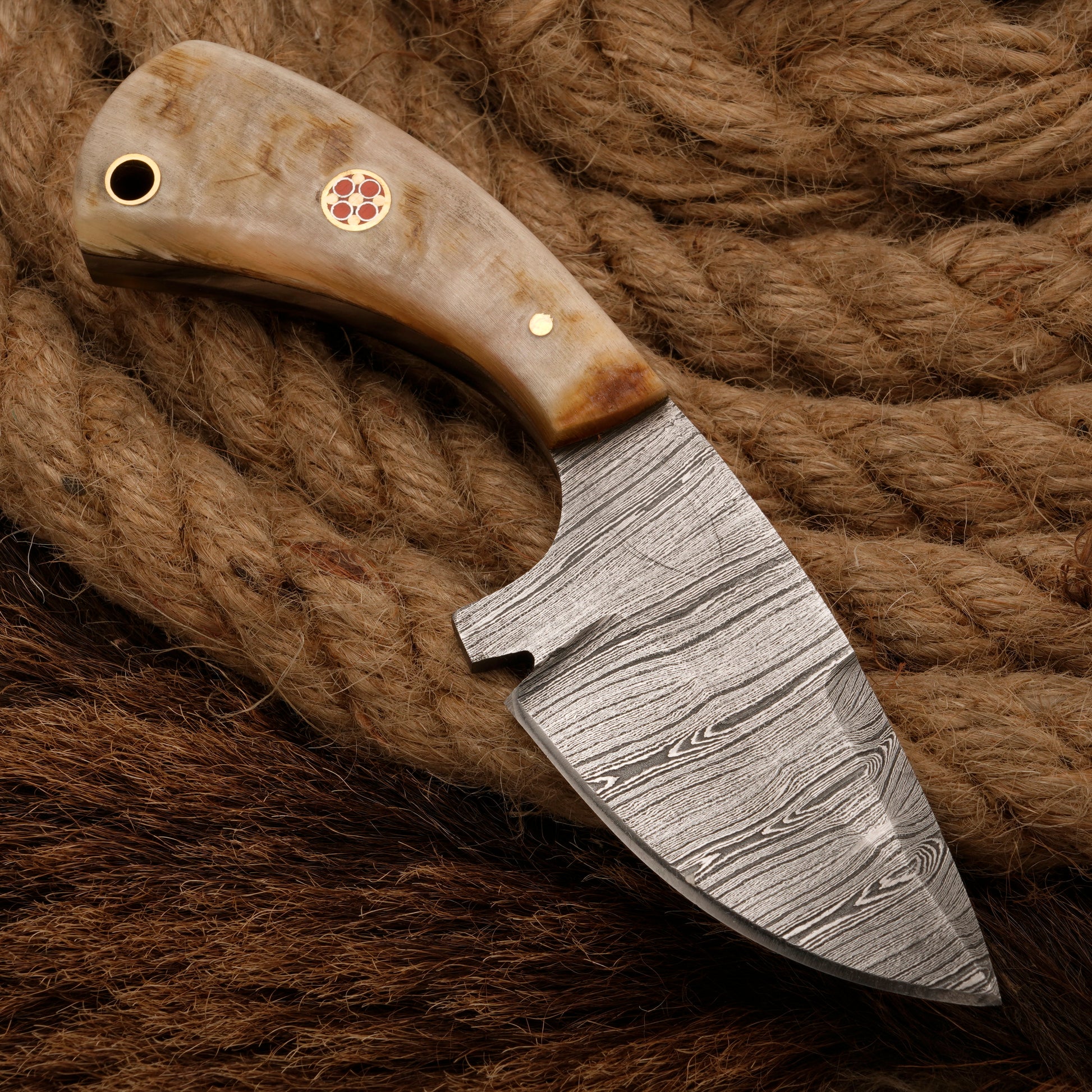 Handmade Damascus Steel Skinner Knife - Ram Horn Handle - Full Tang skinning knife - fixed blade knife