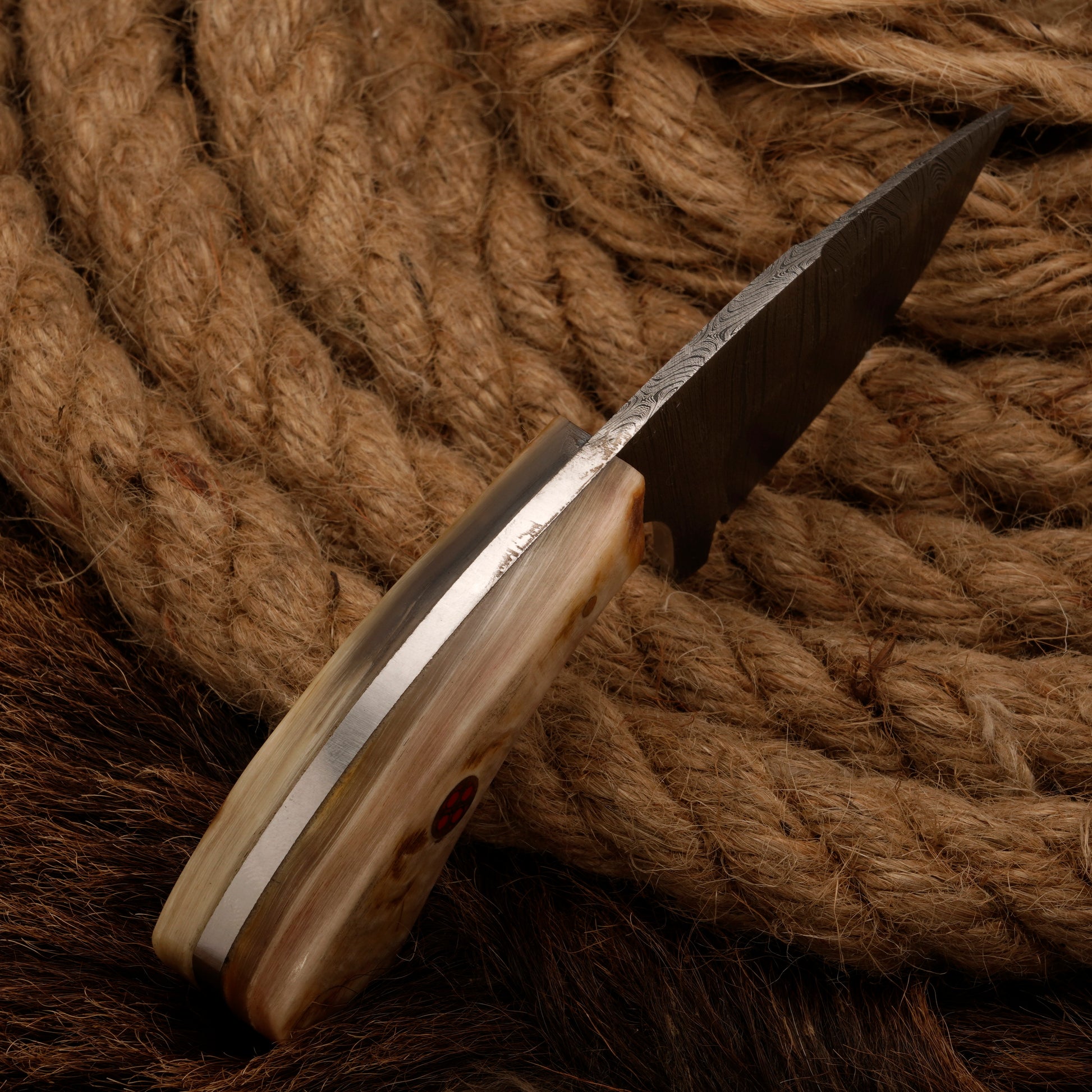 Handmade Damascus Steel Skinner Knife - Ram Horn Handle - Full Tang skinning knife - fixed blade knife