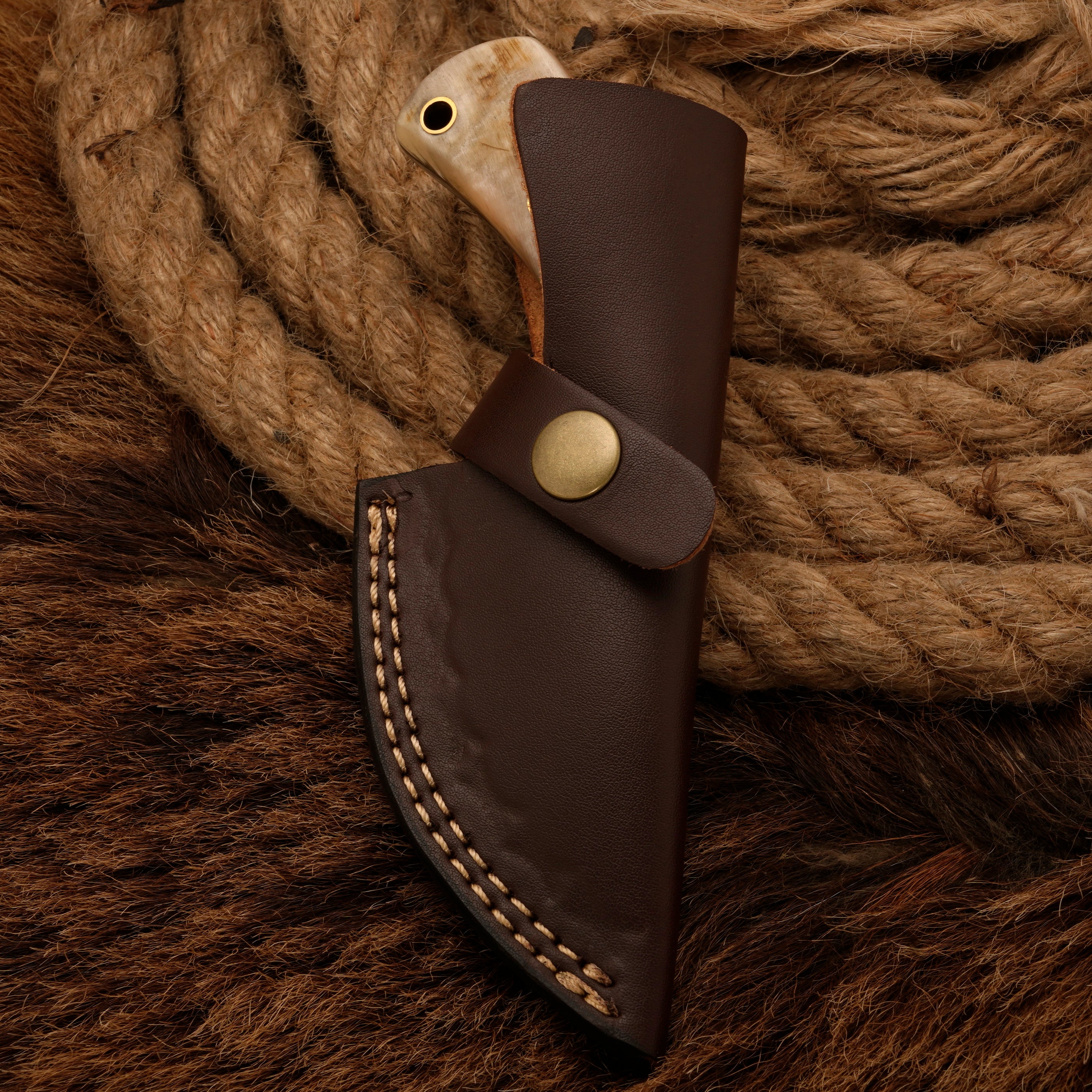 Handmade Damascus Steel Skinner Knife - Ram Horn Handle - Full Tang skinning knife - fixed blade knife