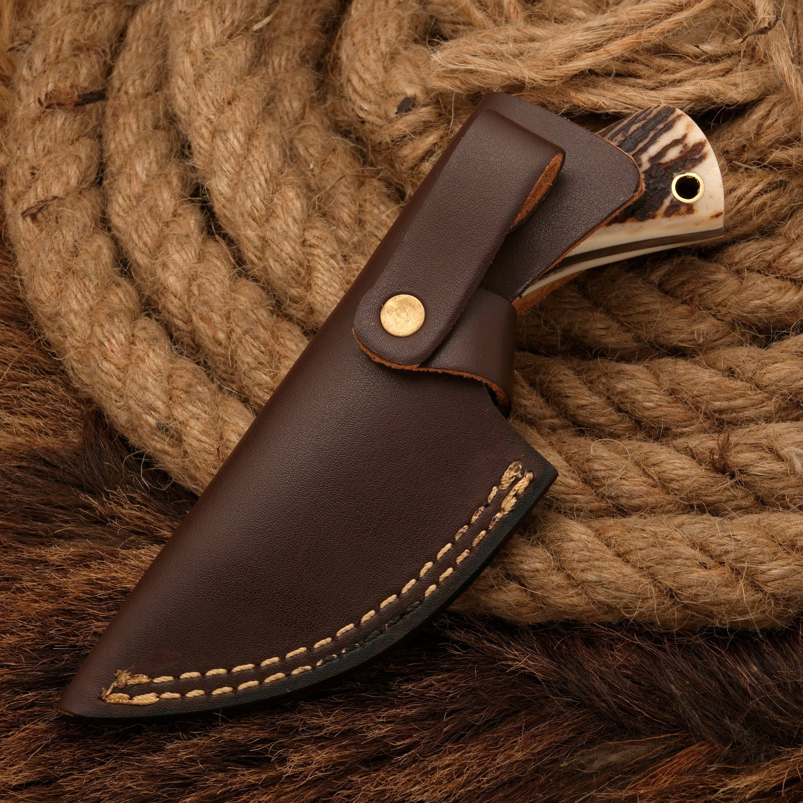 Damascus Steel Skinner hunter Knife - Stag Antler Handle - Full Tang - fixed blade hunting knife