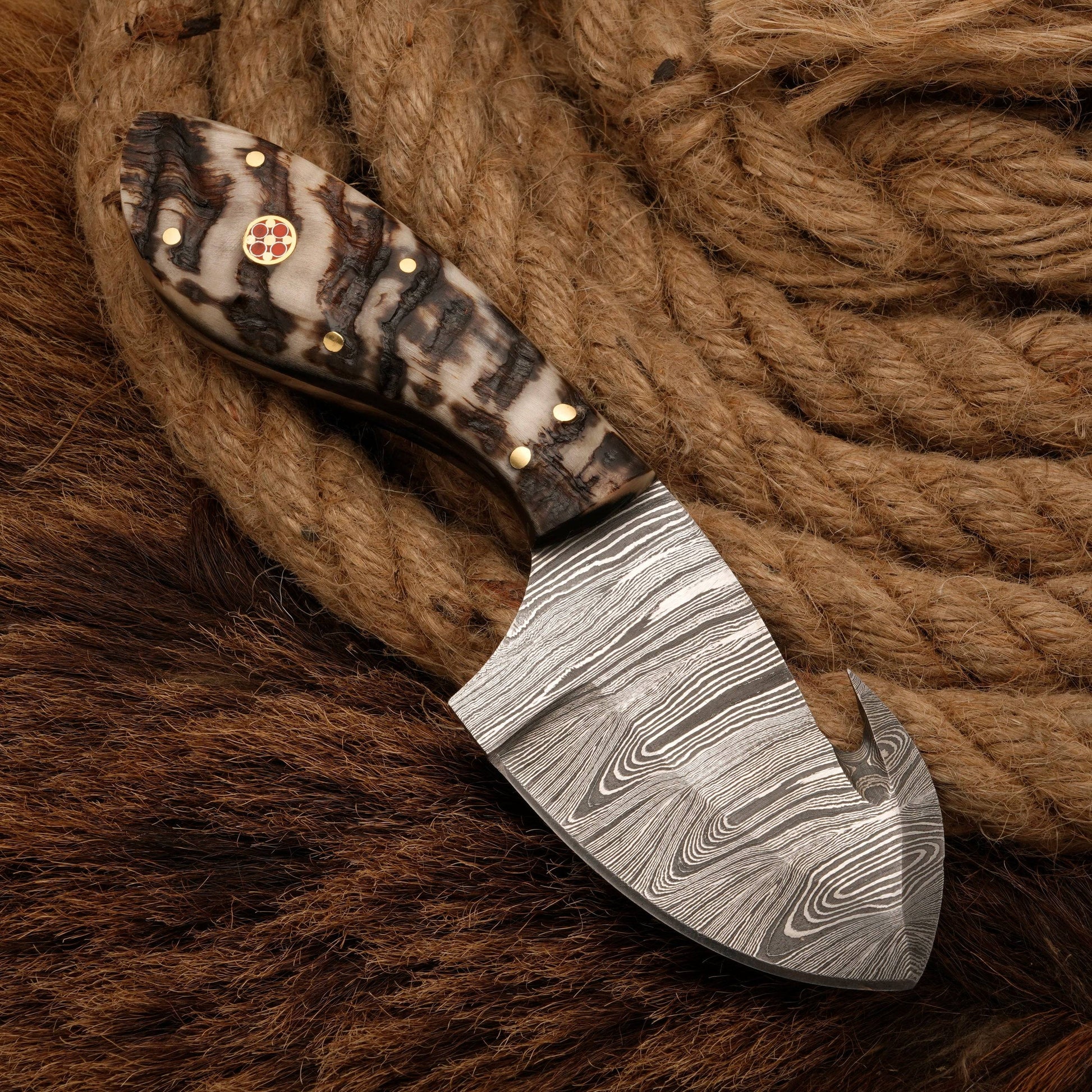 Gut Hook Knife - Precision Damascus steel Skinning knife - handmade forged skinner knife - fixed blade knife full tang