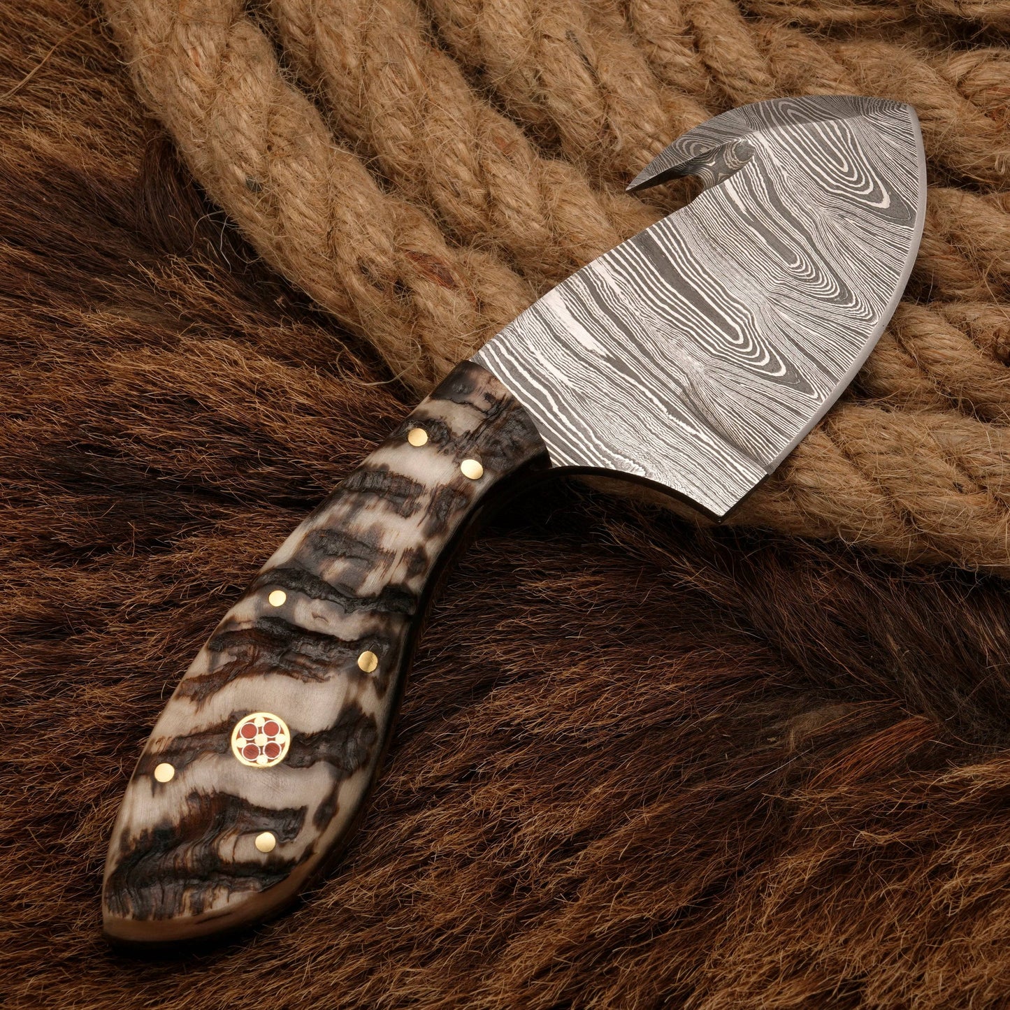 Gut Hook Knife - Precision Damascus steel Skinning knife - handmade forged skinner knife - fixed blade knife full tang