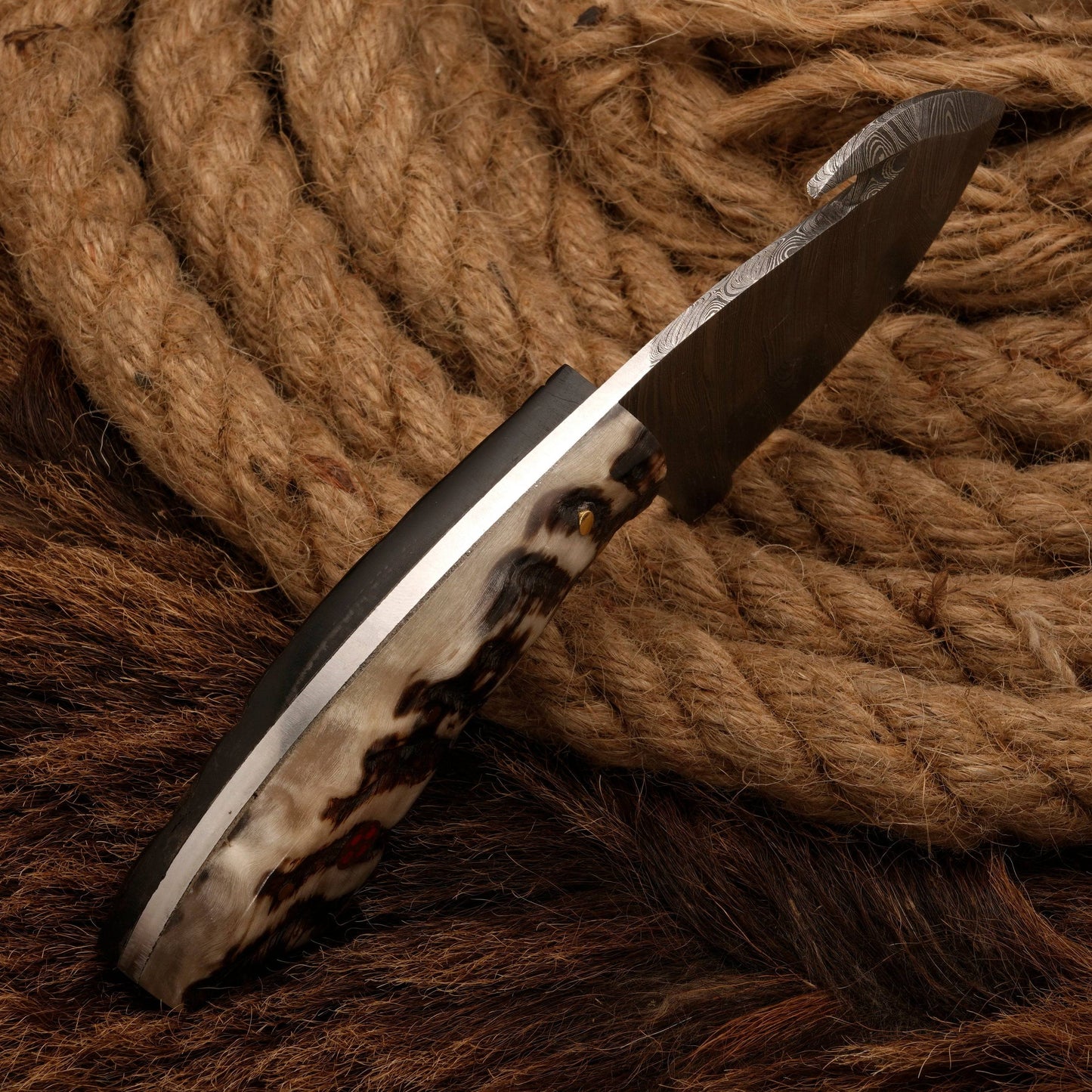 Gut Hook Knife - Precision Damascus steel Skinning knife - handmade forged skinner knife - fixed blade knife full tang