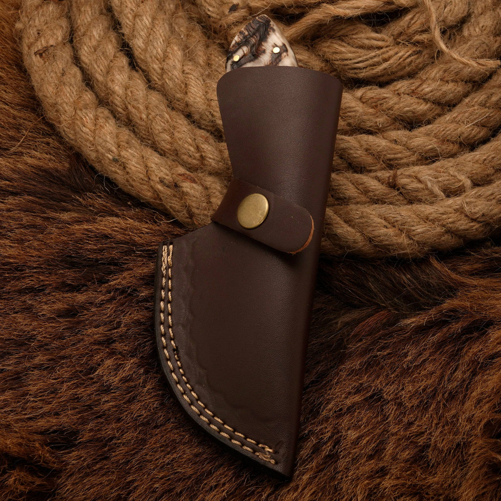 Gut Hook Knife - Precision Damascus steel Skinning knife - handmade forged skinner knife - fixed blade knife full tang