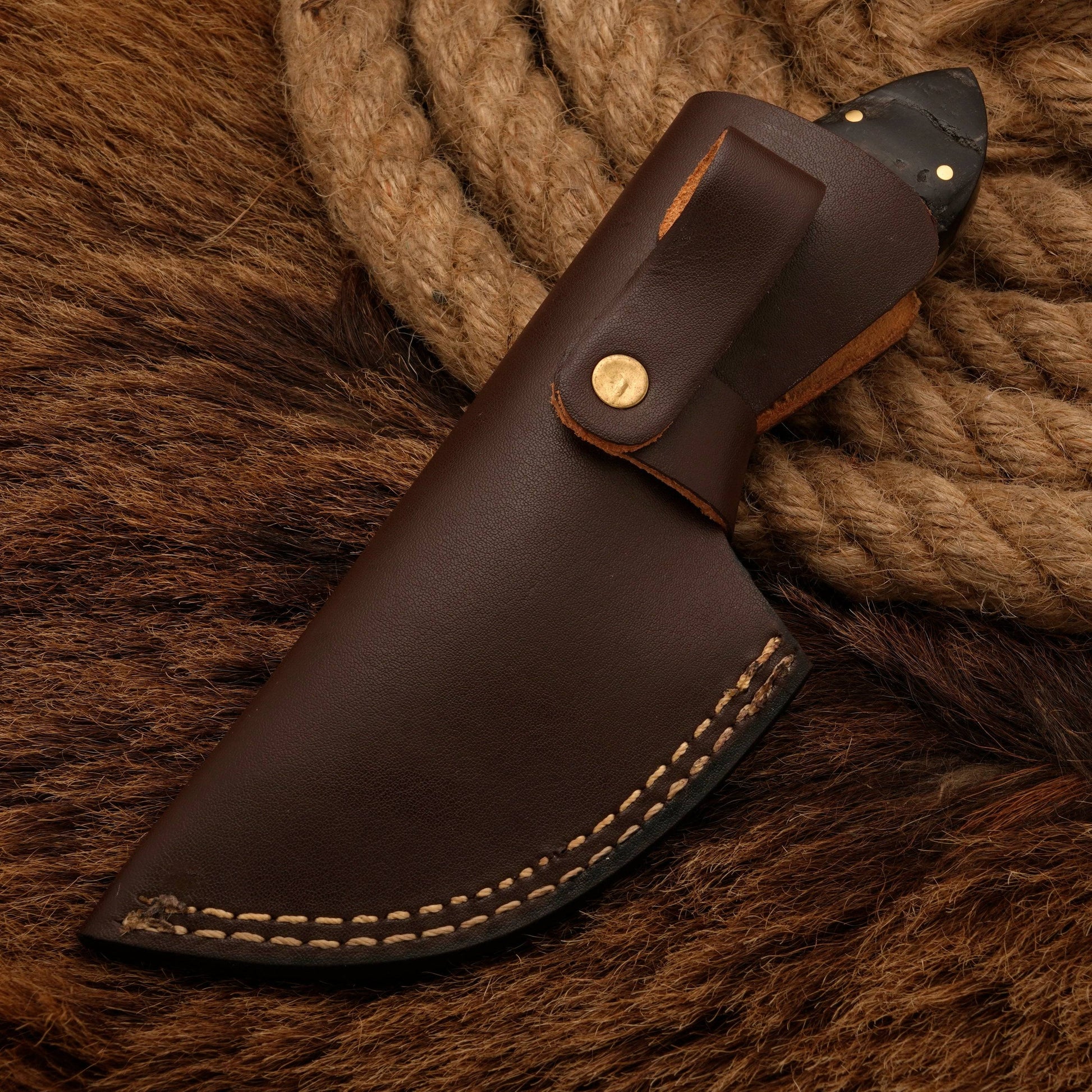 Gut Hook Knife - Precision Damascus steel Skinning knife - handmade forged skinner knife - fixed blade knife full tang