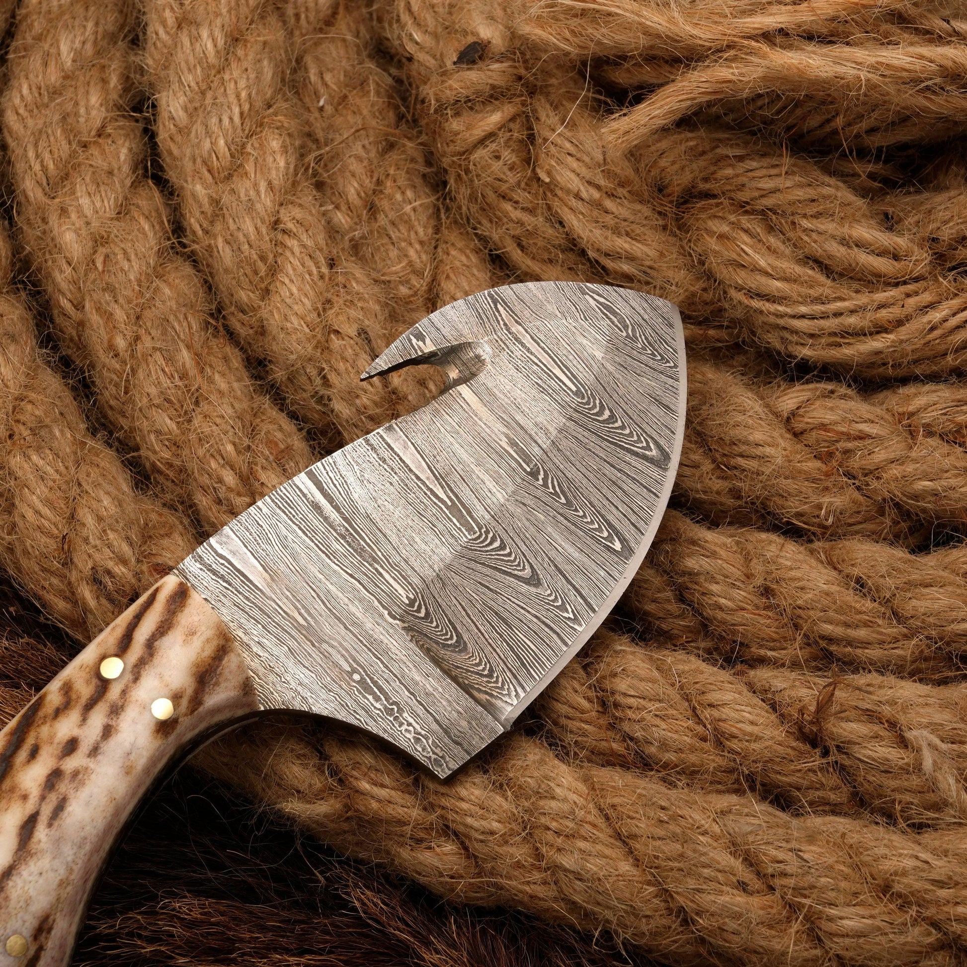 Damascus Steel Skinning Knife with Stag Horn Handle - Gut Hook - full tang - fixed blade skinner knife with stag horn handle