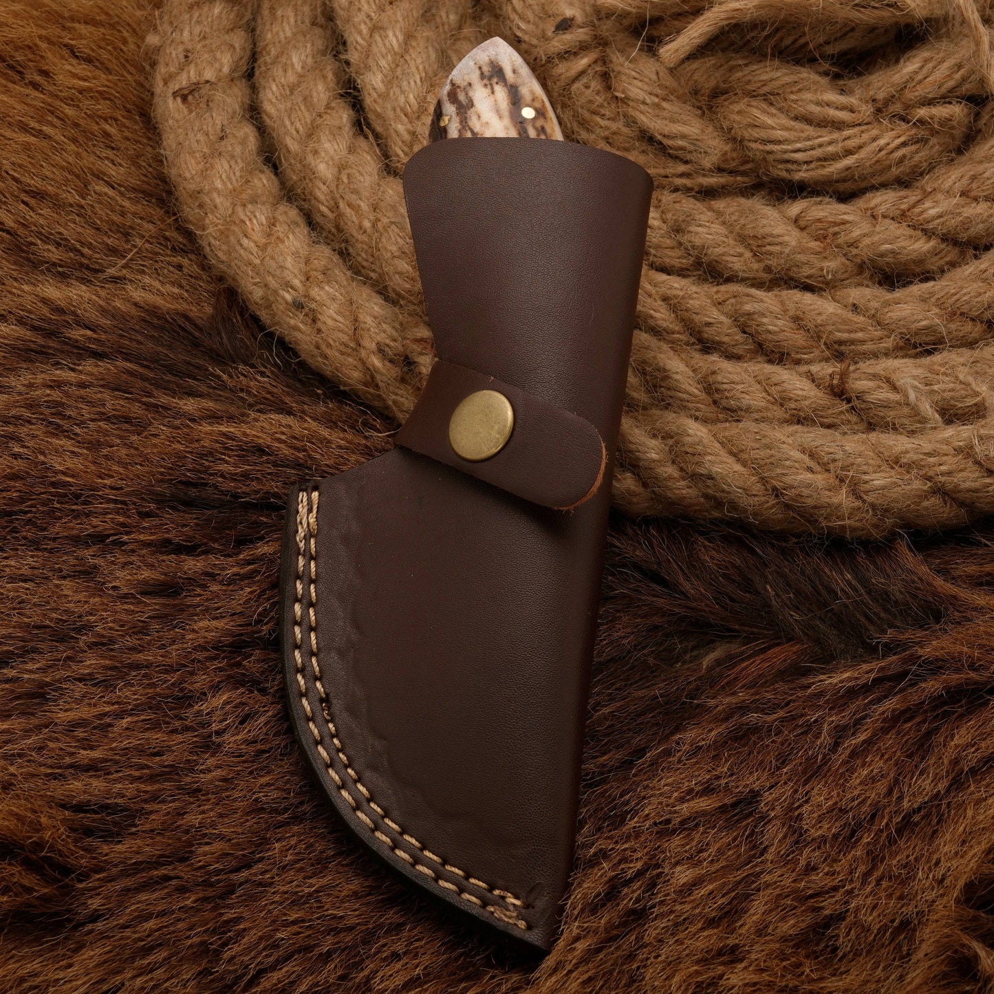 Damascus Steel Skinning Knife with Stag Horn Handle - Gut Hook - full tang - fixed blade skinner knife with stag horn handle