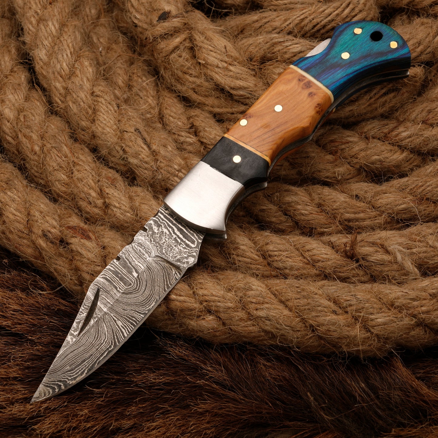 7" hand forged Damascus Steel Hunting Pocket Knife - Camping Folding Blade w/ Pakka & Olive Wood Handle