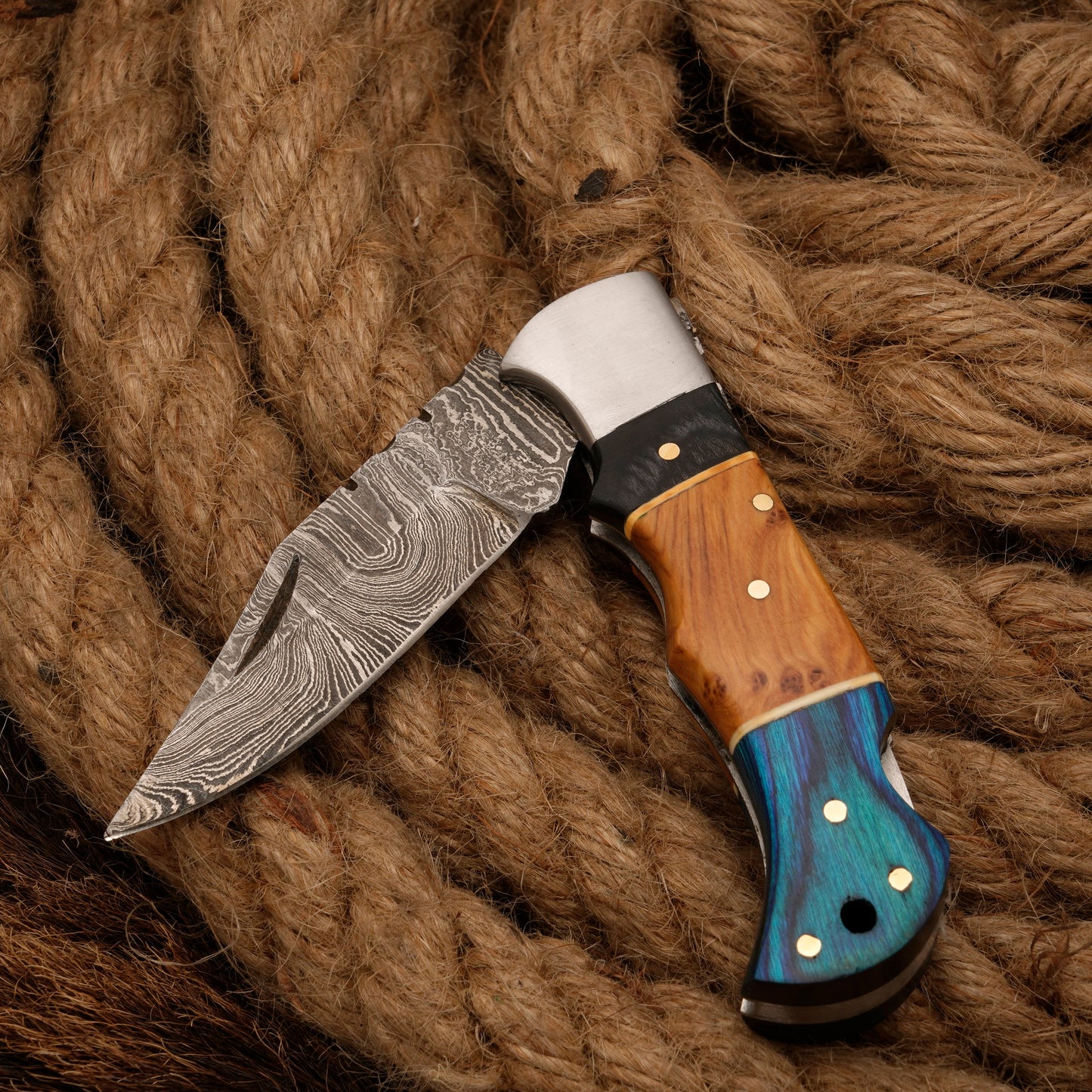 7" hand forged Damascus Steel Hunting Pocket Knife - Camping Folding Blade w/ Pakka & Olive Wood Handle