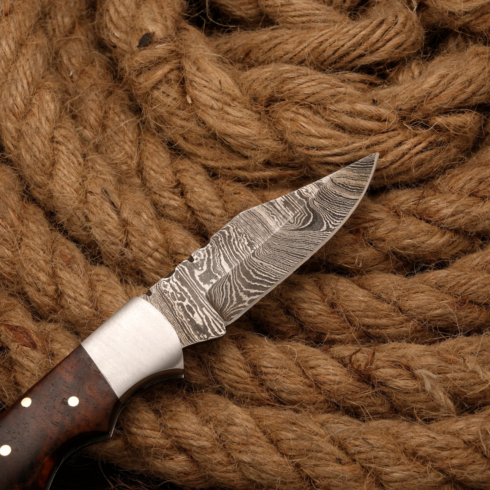 Handmade Damascus Steel Hunting Pocket Knife - Camping Folding Blade with Pakka & Rose Wood Handle