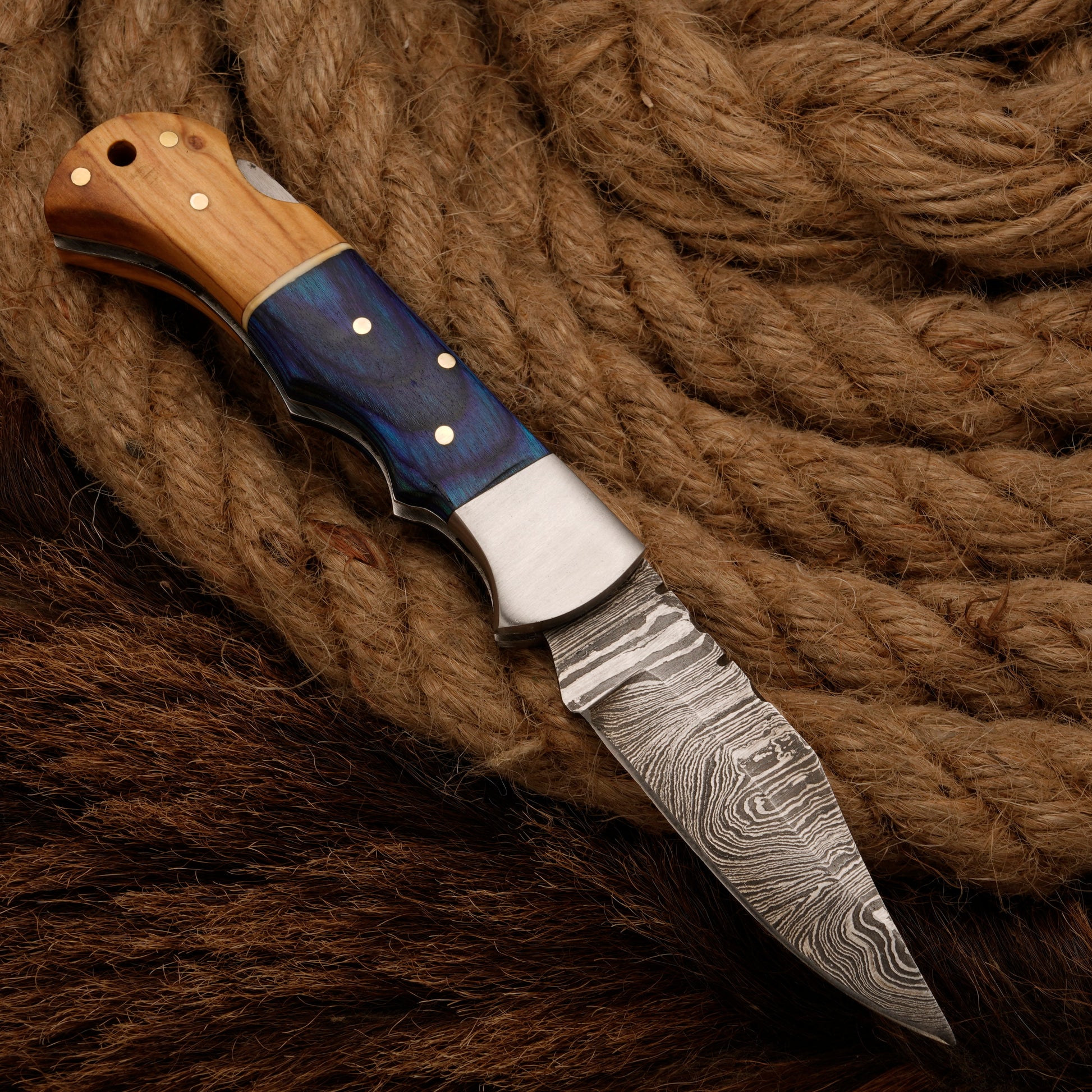 Damascus Steel Folding Pocket Knife - Folding knife with Pakka Wood
