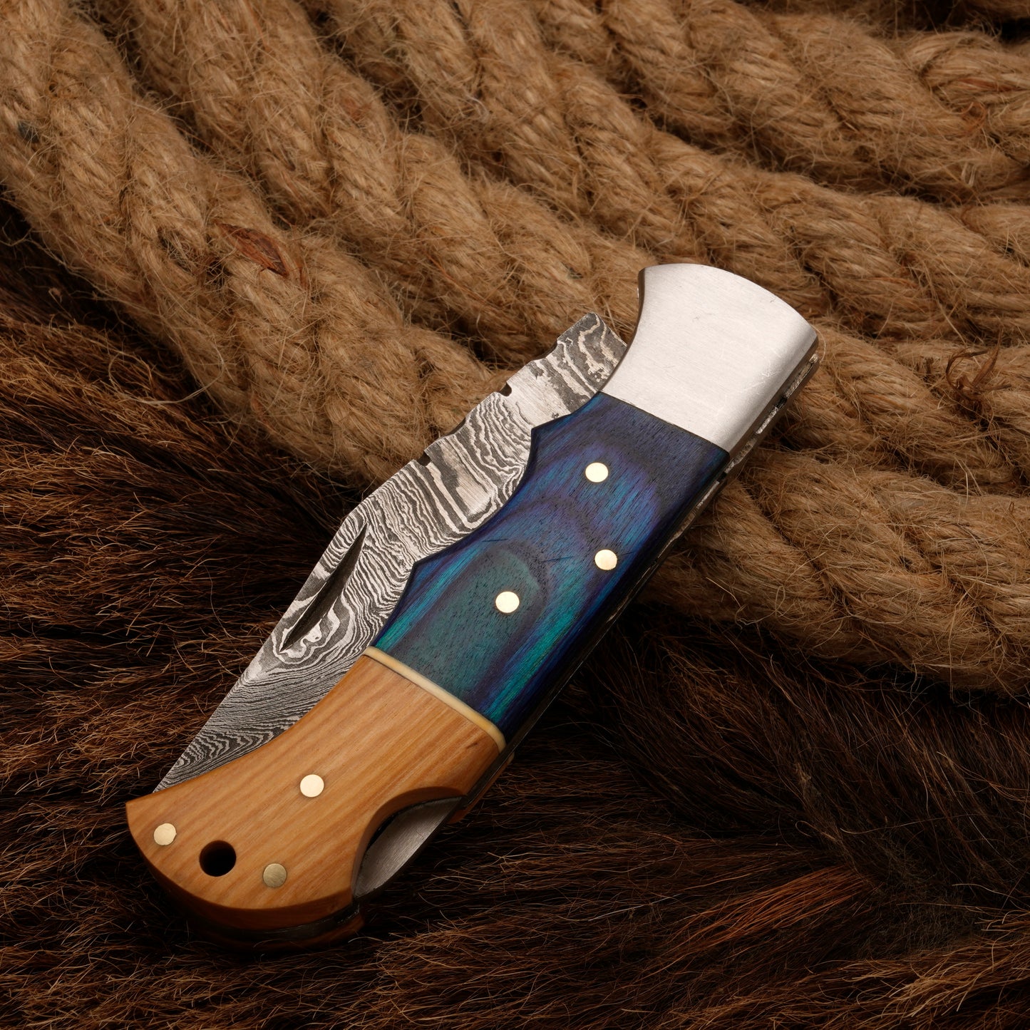 Damascus Steel Folding Pocket Knife - Folding knife with Pakka Wood