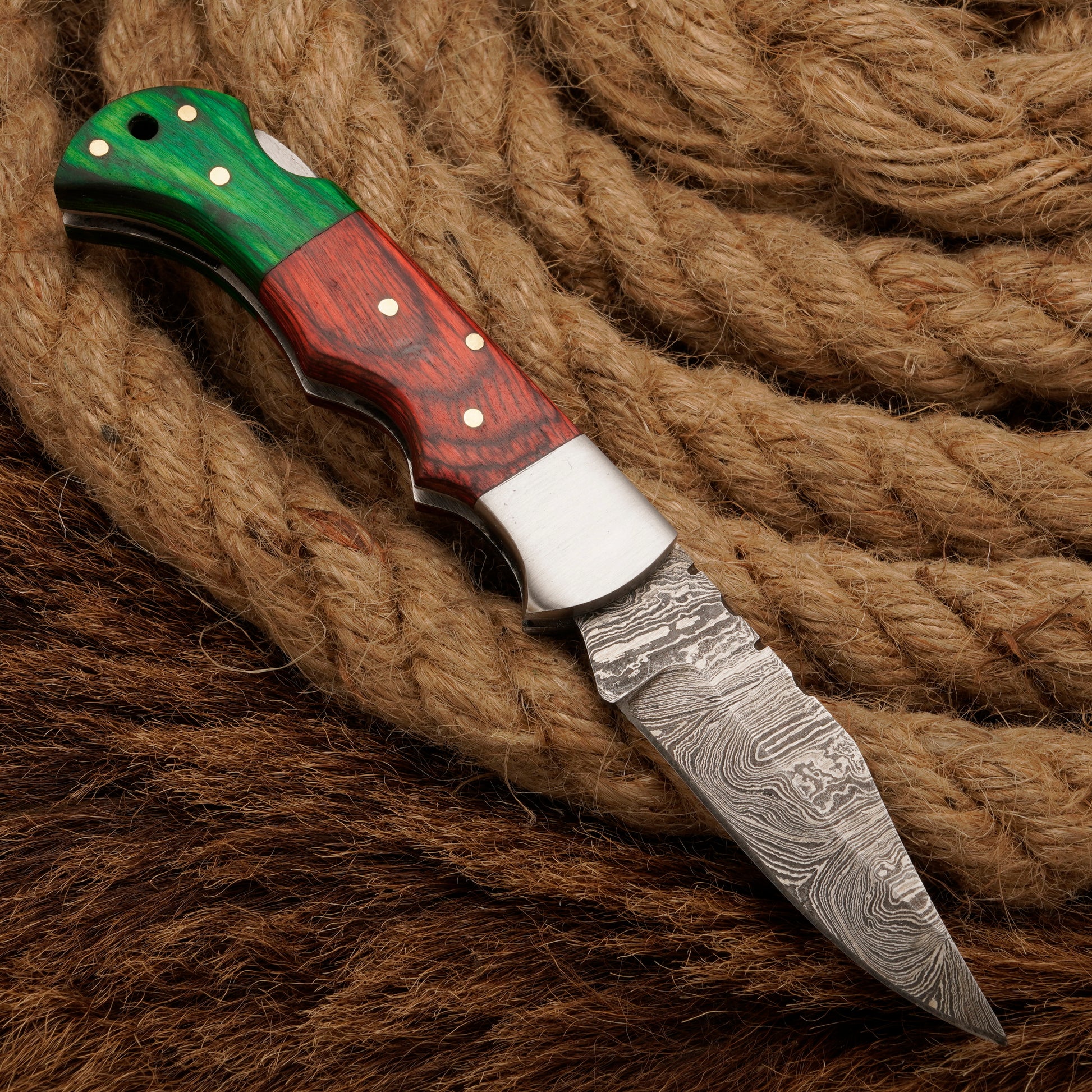 Hand-forged Damascus Steel Hunting Pocket Knife EDC -Camping knife-back lock Folding knife W/ Pakka Wood Handle