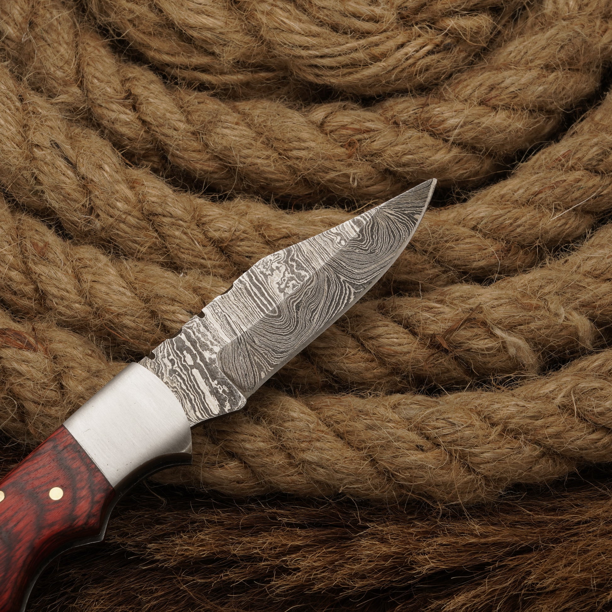 Hand-forged Damascus Steel Hunting Pocket Knife EDC -Camping knife-back lock Folding knife W/ Pakka Wood Handle