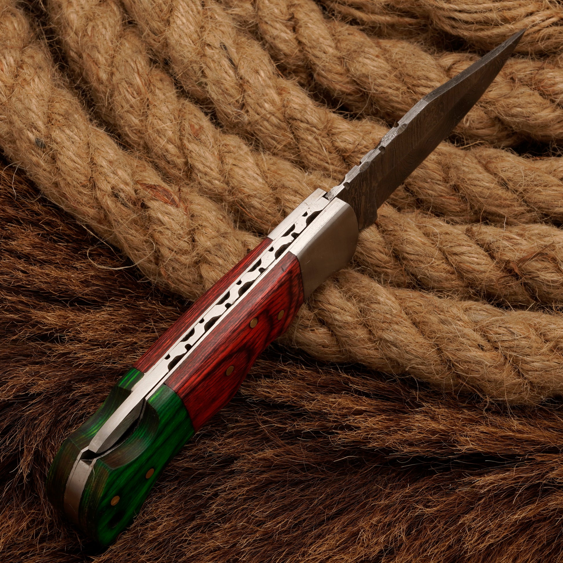 Hand-forged Damascus Steel Hunting Pocket Knife EDC -Camping knife-back lock Folding knife W/ Pakka Wood Handle