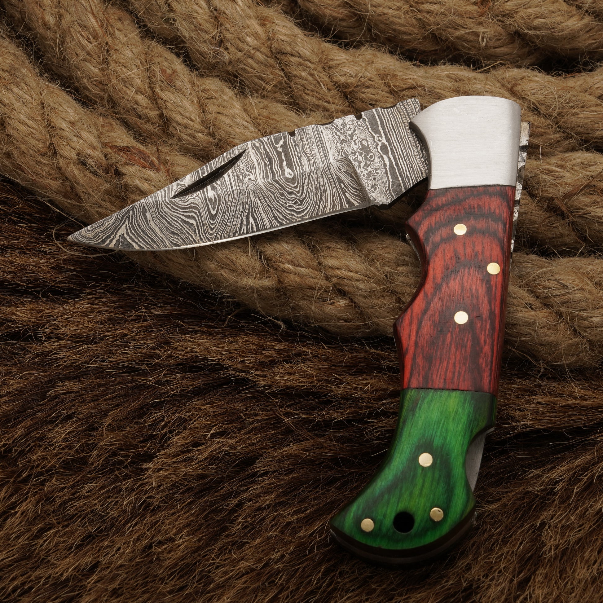 Hand-forged Damascus Steel Hunting Pocket Knife EDC -Camping knife-back lock Folding knife W/ Pakka Wood Handle