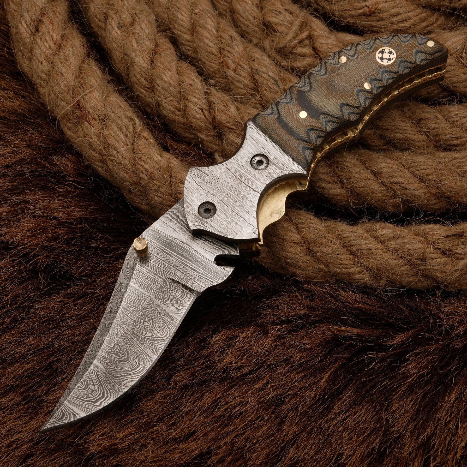 Handmade Damascus Steel Hunting Pocket Knife - Camping Knife with Damascus Steel Bolster