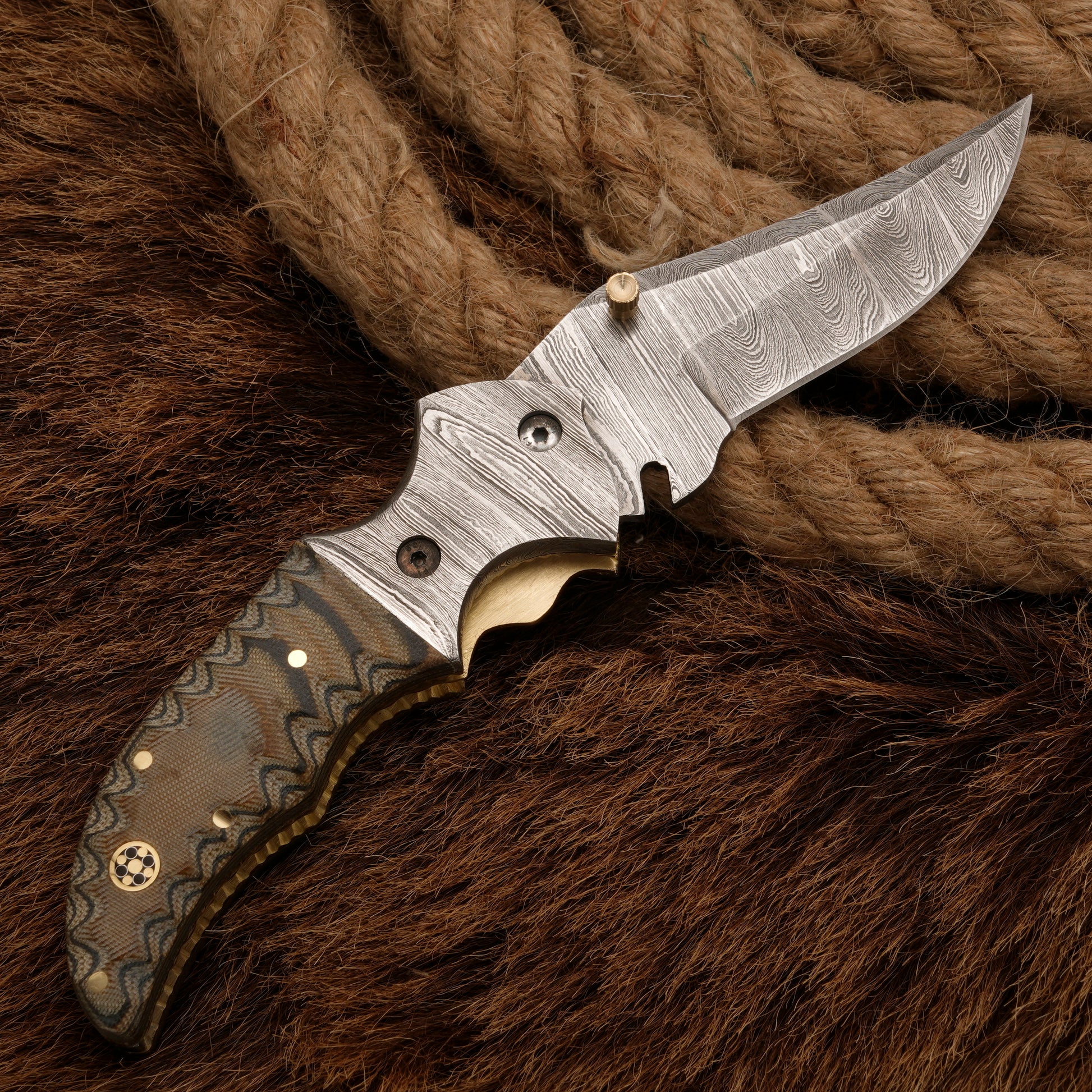 Handmade Damascus Steel Hunting Pocket Knife - Camping Knife with Damascus Steel Bolster