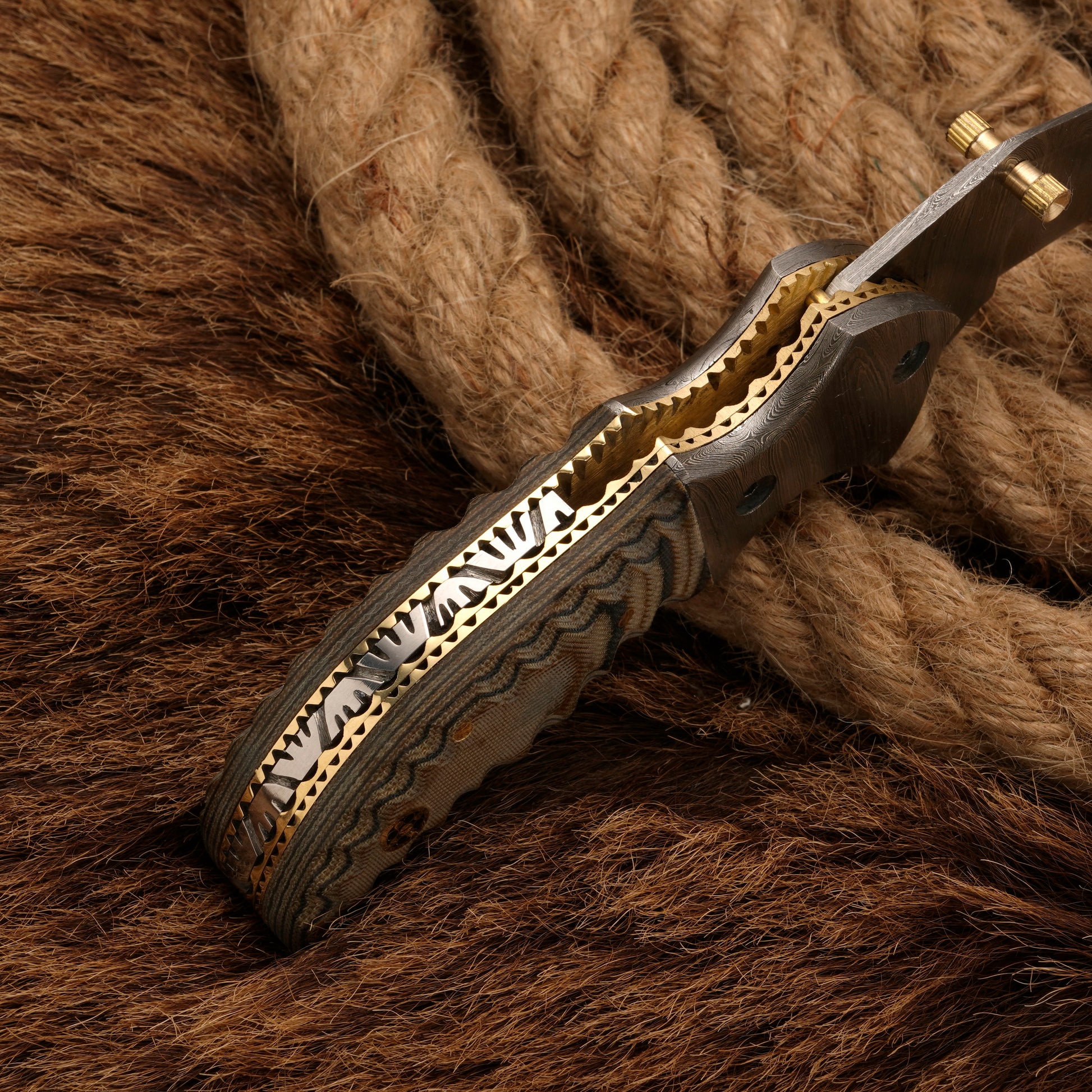 Handmade Damascus Steel Hunting Pocket Knife - Camping Knife with Damascus Steel Bolster