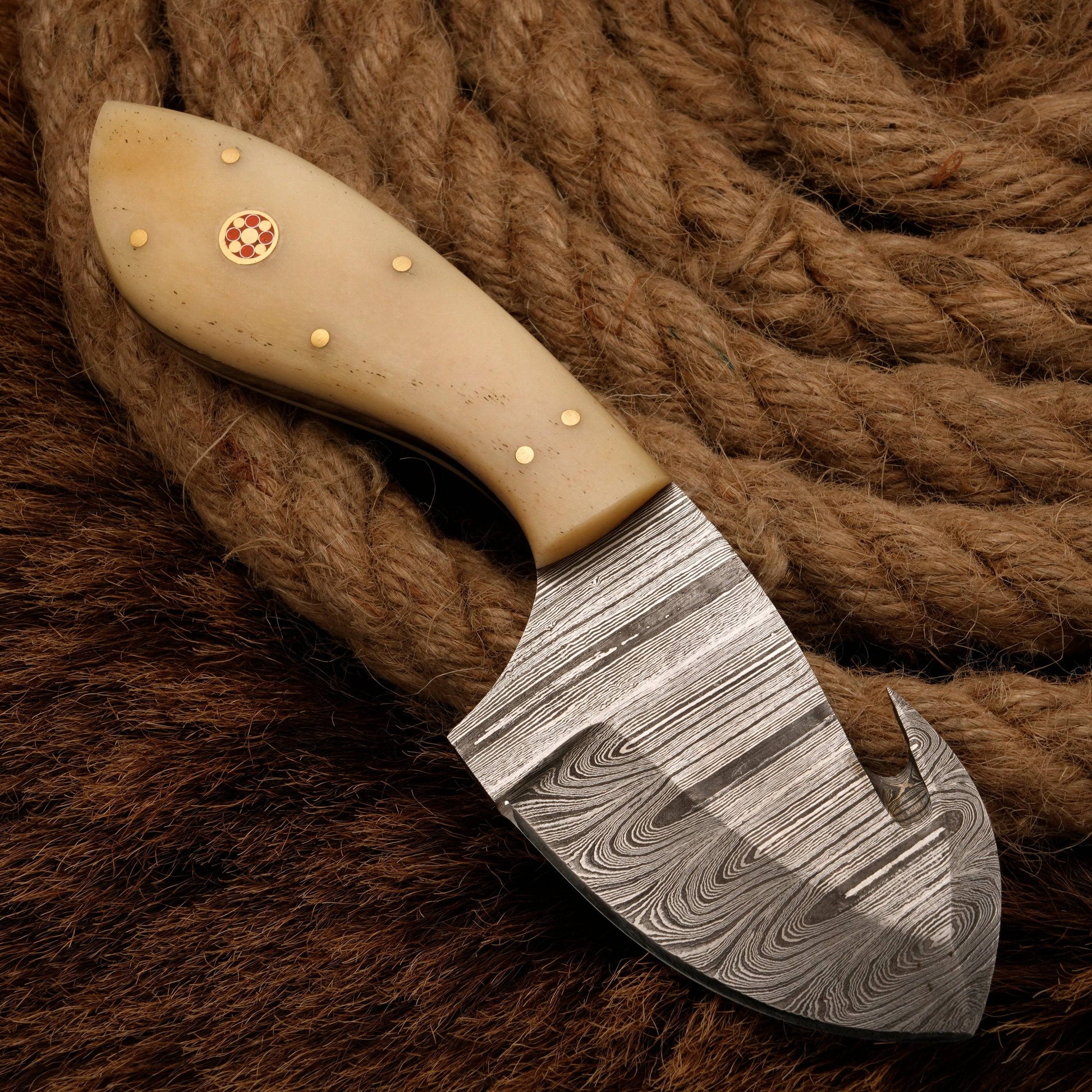 Handmade forged Damascus steel gut hook Skinning Knife | Skinner knife