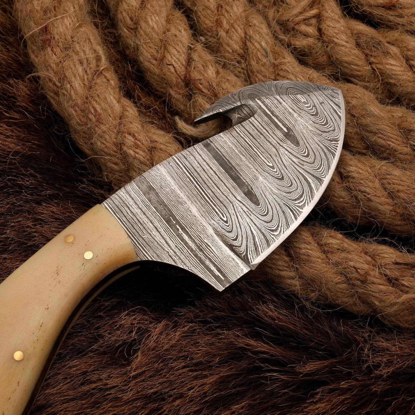 Handmade forged Damascus steel gut hook Skinning Knife | Skinner knife