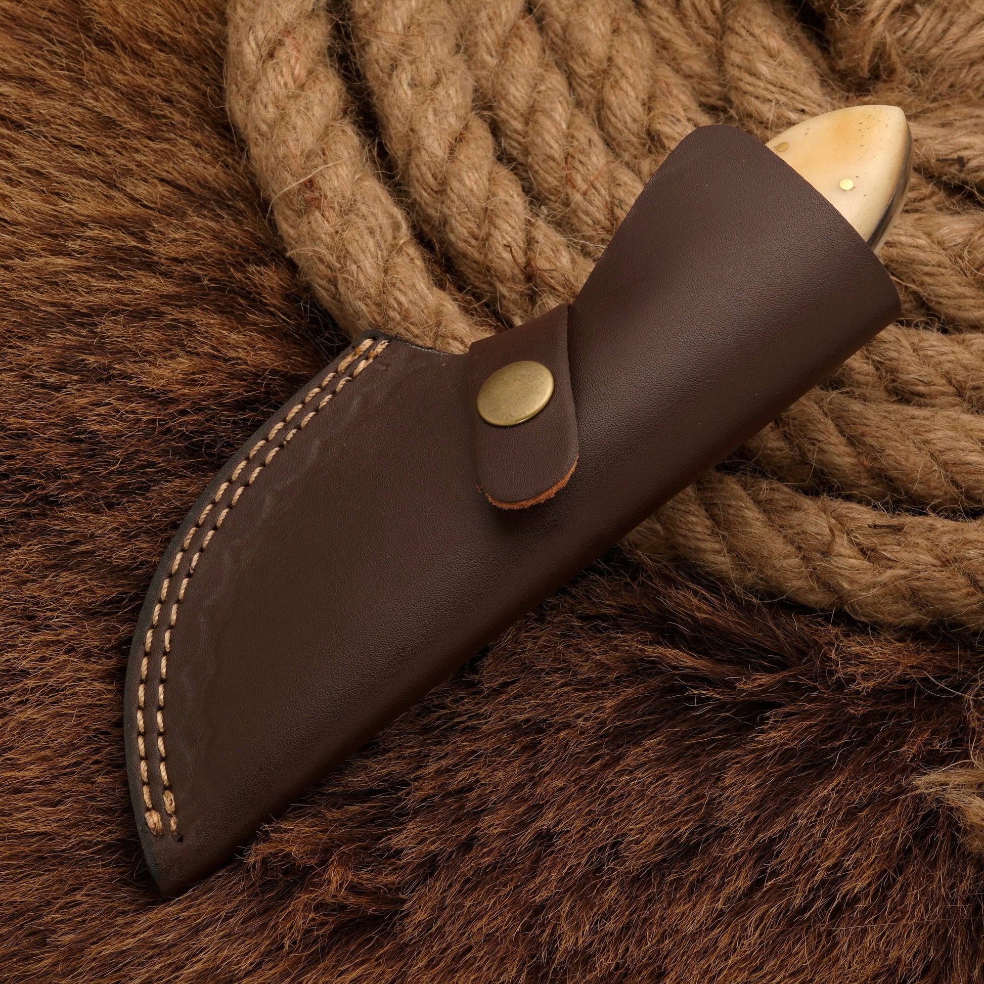 Handmade forged Damascus steel gut hook Skinning Knife | Skinner knife