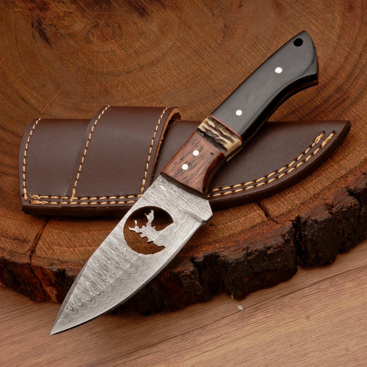 Full Tang Hand Forged Fixed Blade Damascus Steel Hunting Knife with Leather Sheath - Stag Antler handle
