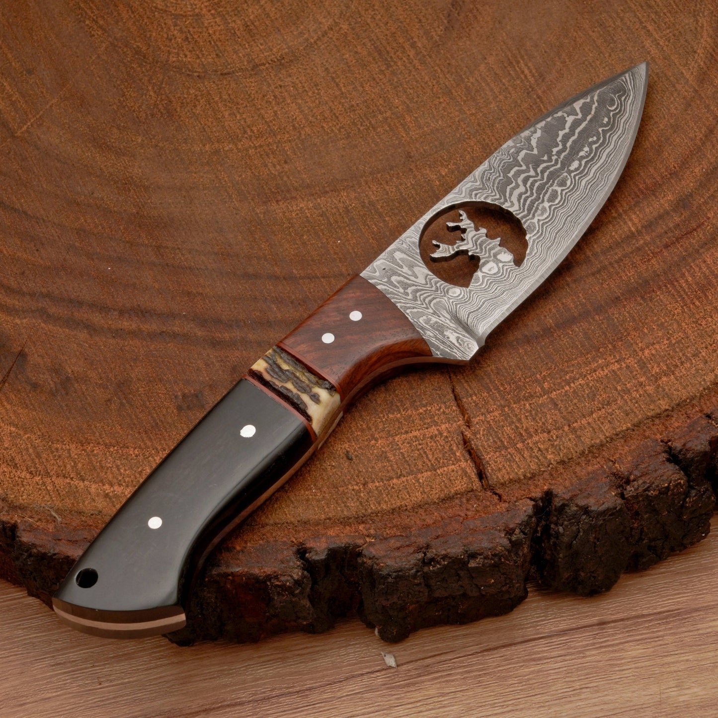 Full Tang Hand Forged Fixed Blade Damascus Steel Hunting Knife with Leather Sheath - Stag Antler handle