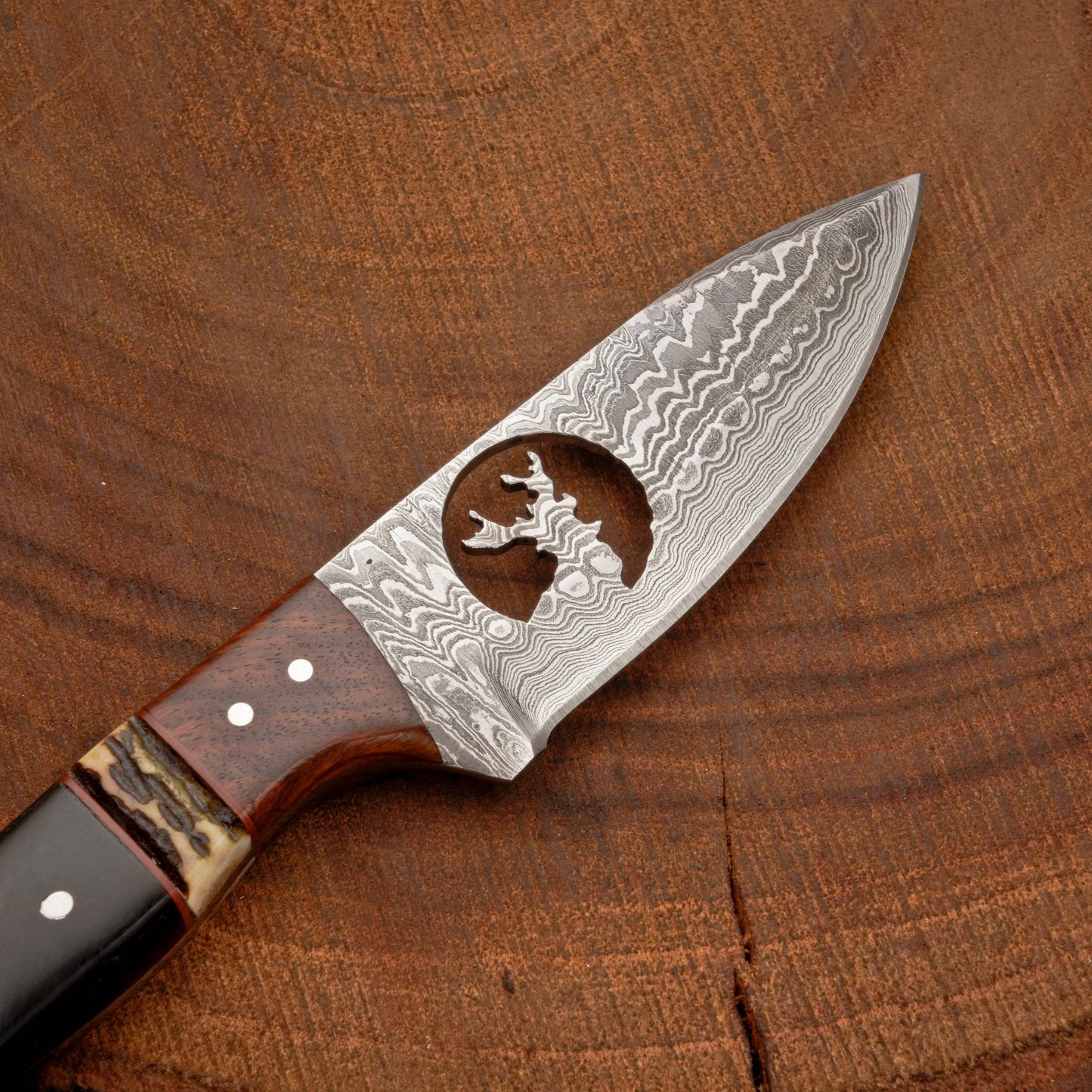 Full Tang Hand Forged Fixed Blade Damascus Steel Hunting Knife with Leather Sheath - Stag Antler handle