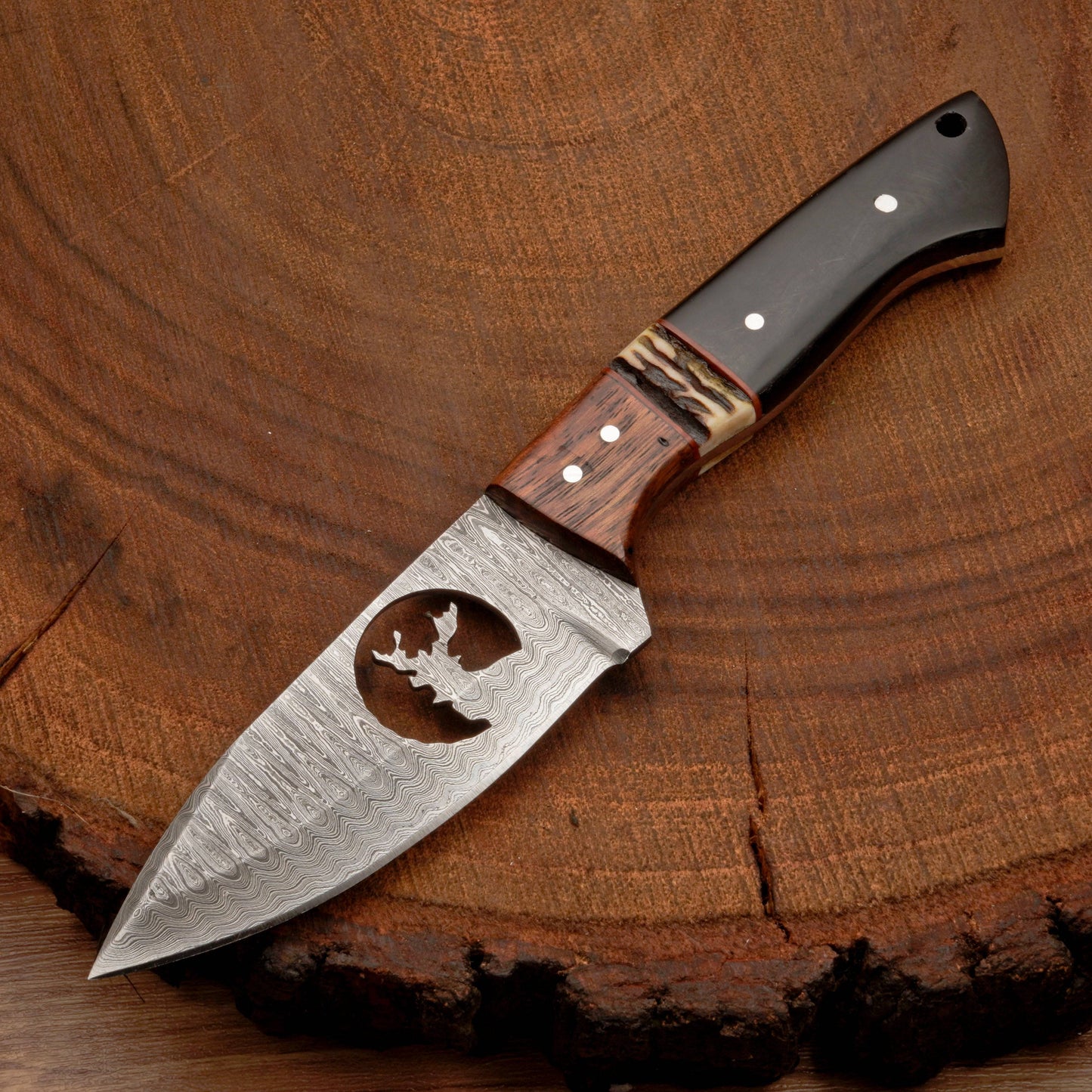 Full Tang Hand Forged Fixed Blade Damascus Steel Hunting Knife with Leather Sheath - Stag Antler handle