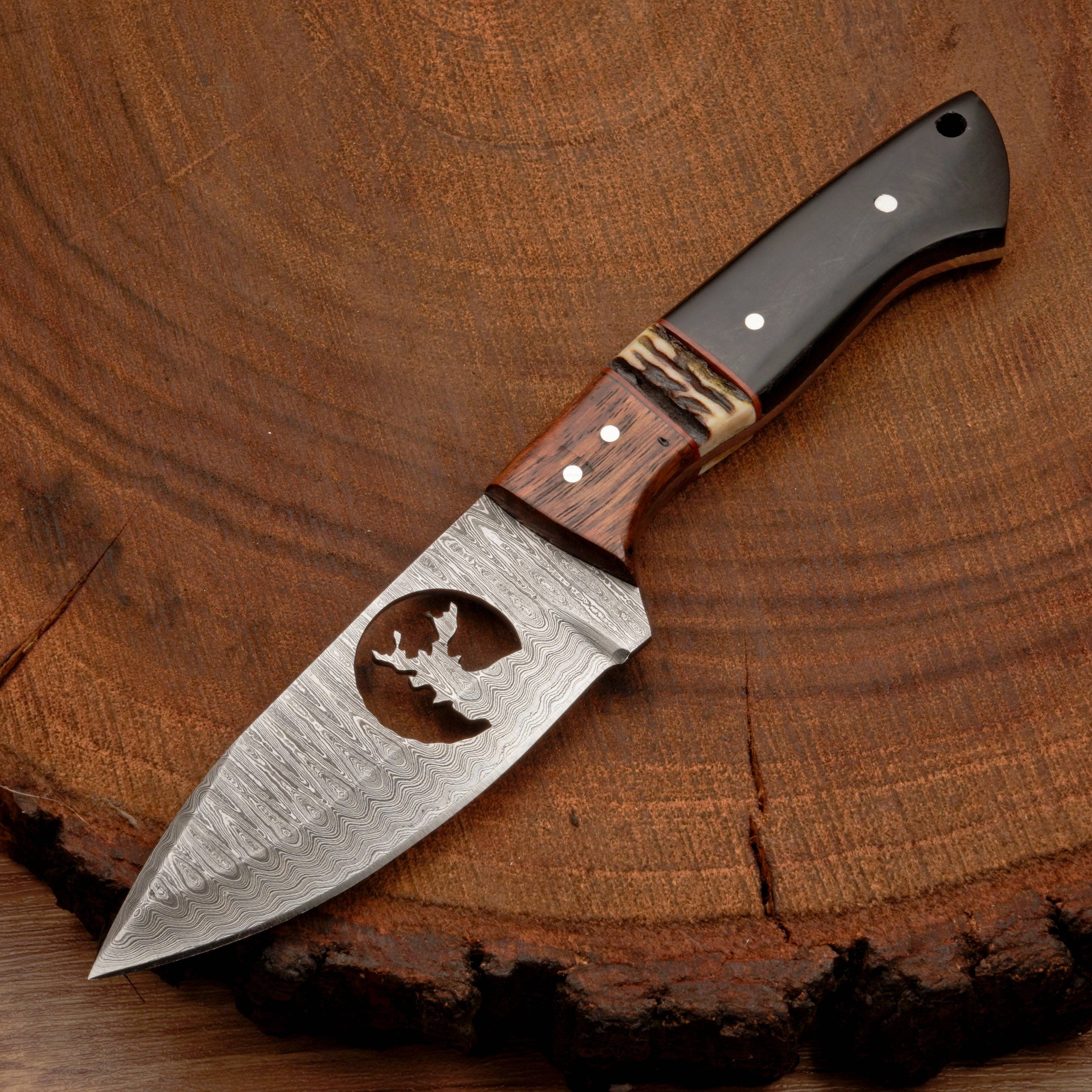 Full Tang Hand Forged Fixed Blade Damascus Steel Hunting Knife with Leather Sheath - Stag Antler handle