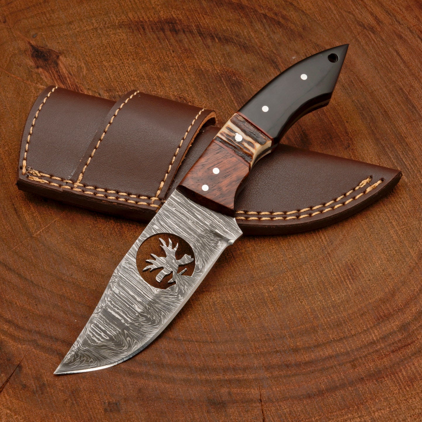 Full Tang Hand Forged Fixed Blade Damascus Steel Hunting Knife with Leather Sheath - Stag Antler handle