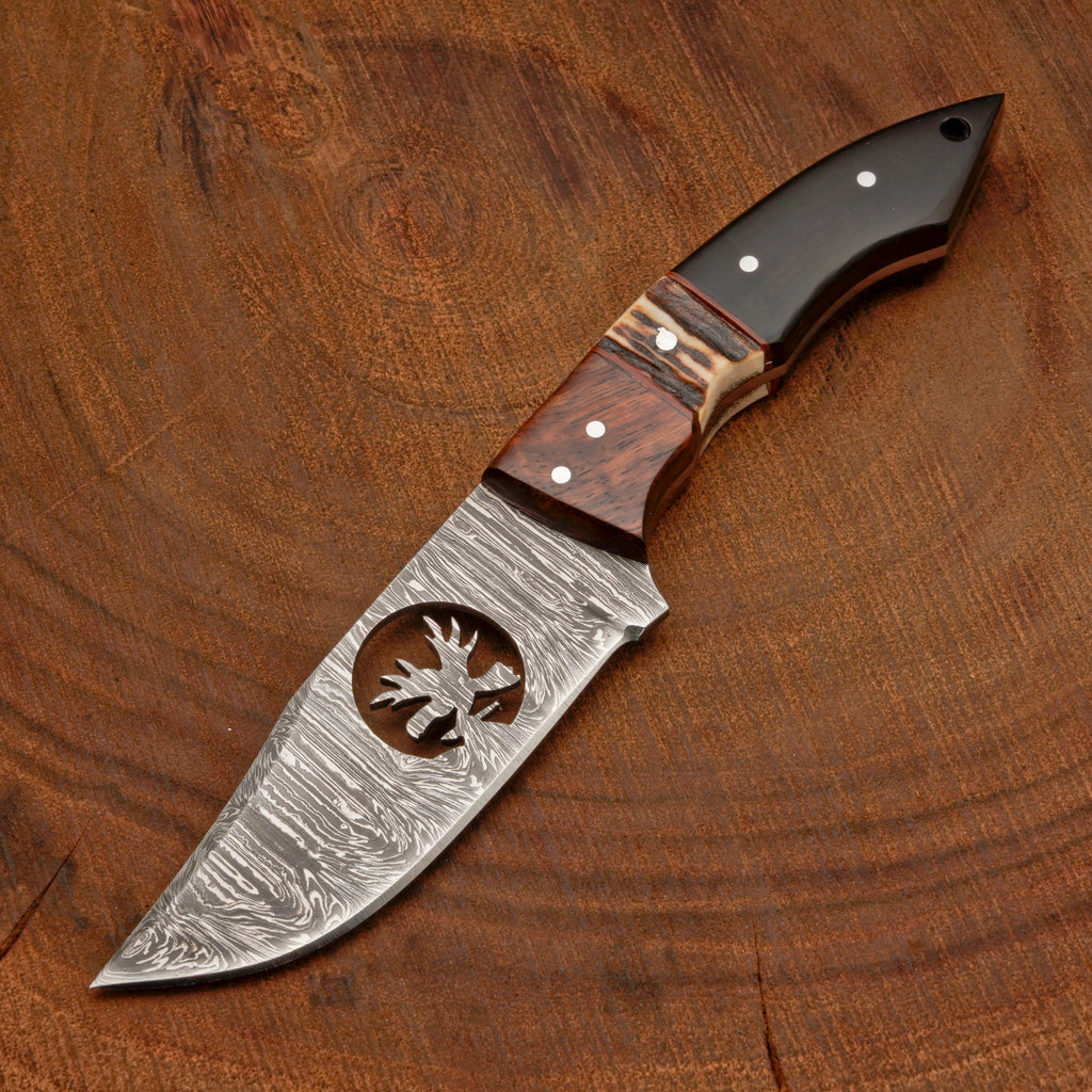 Full Tang Hand Forged Fixed Blade Damascus Steel Hunting Knife with Leather Sheath - Stag Antler handle