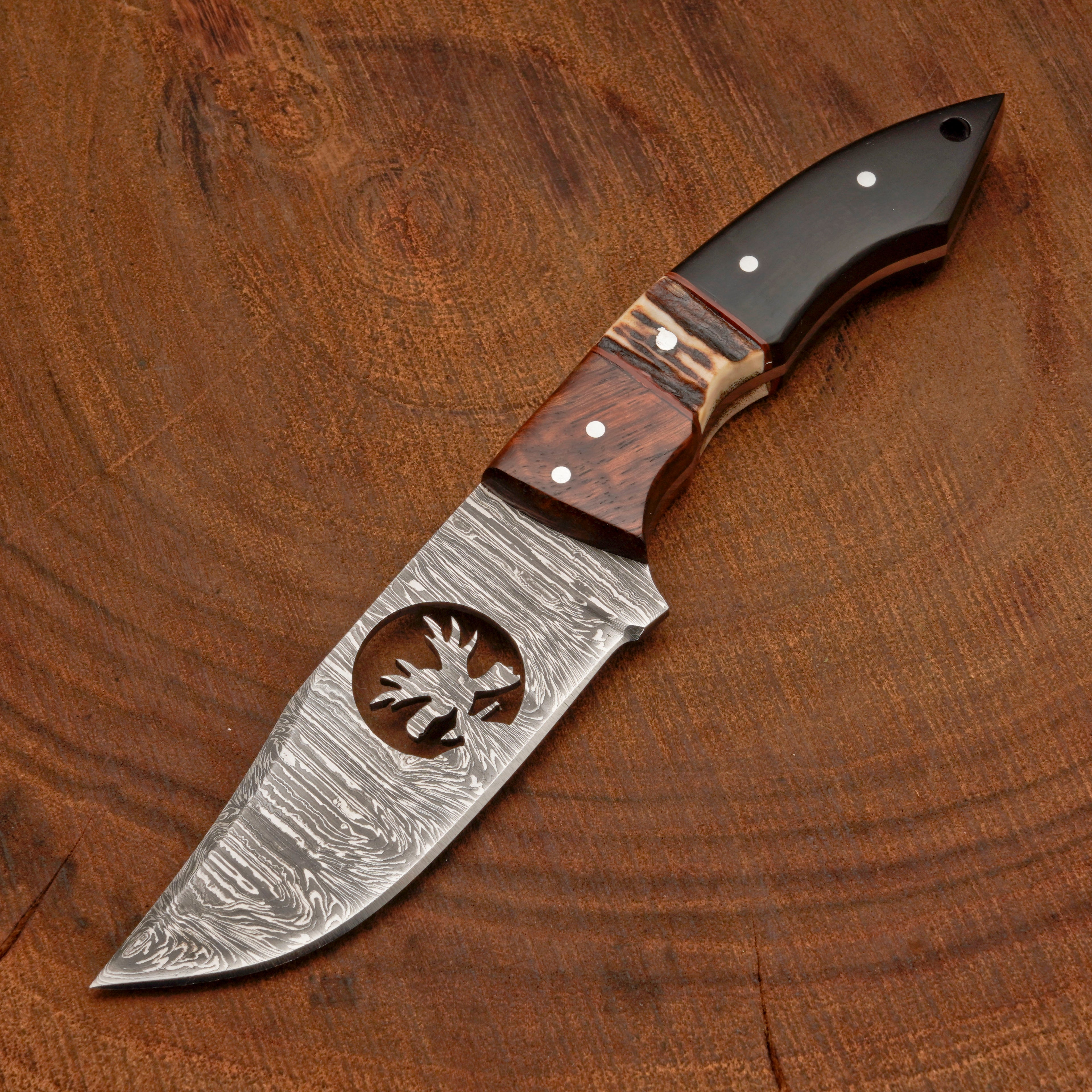 Full Tang Hand Forged Fixed Blade Damascus Steel Hunting Knife with Leather Sheath - Stag Antler handle