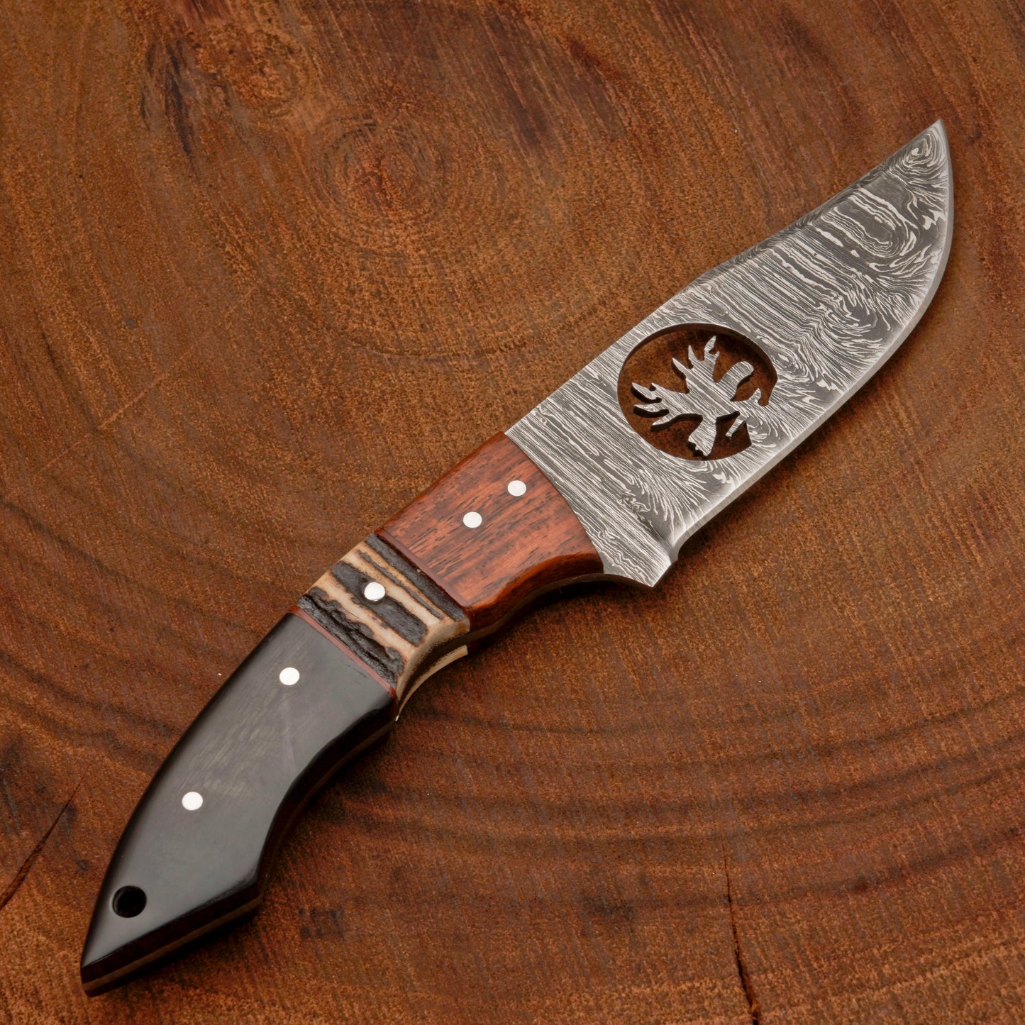 Full Tang Hand Forged Fixed Blade Damascus Steel Hunting Knife with Leather Sheath - Stag Antler handle