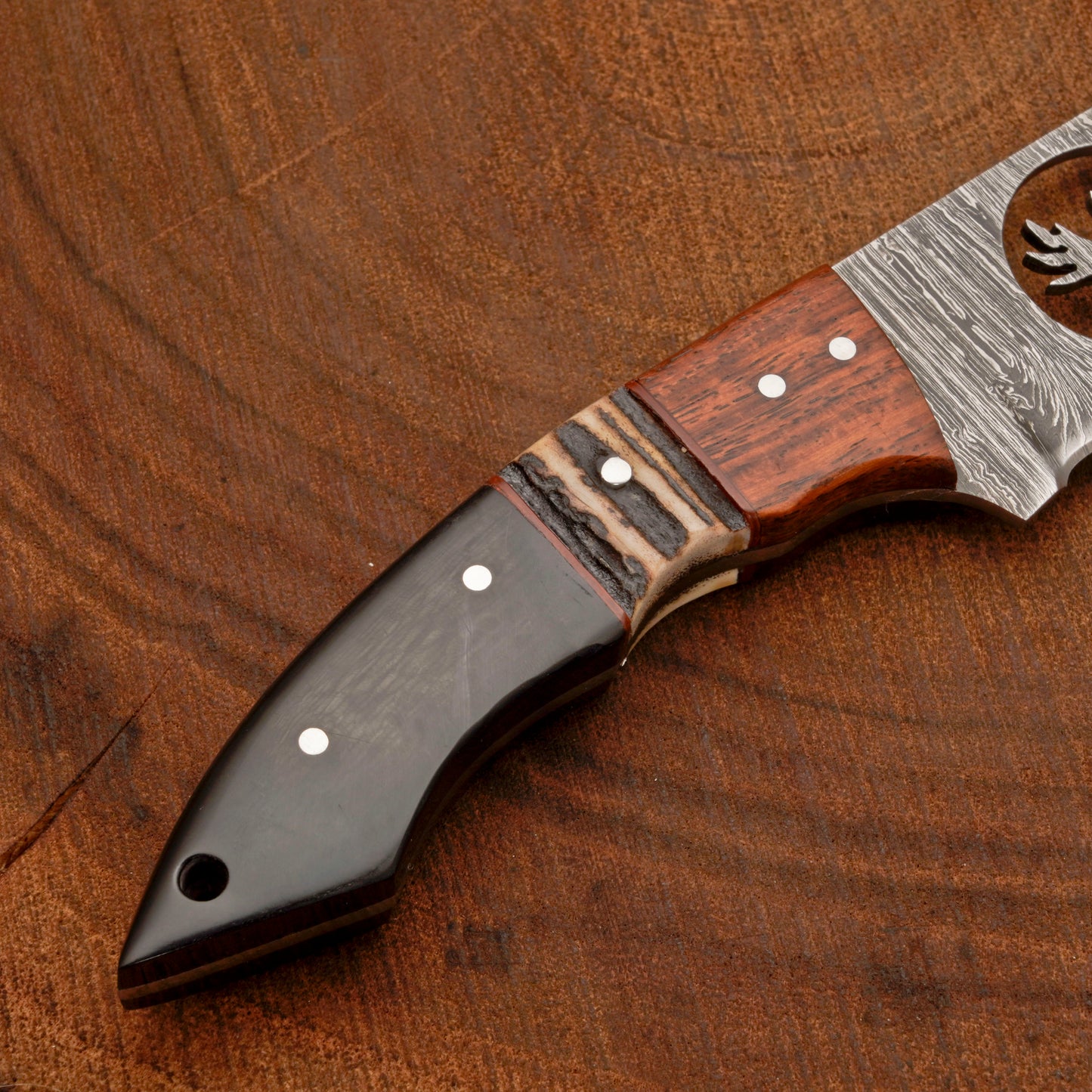 Full Tang Hand Forged Fixed Blade Damascus Steel Hunting Knife with Leather Sheath - Stag Antler handle