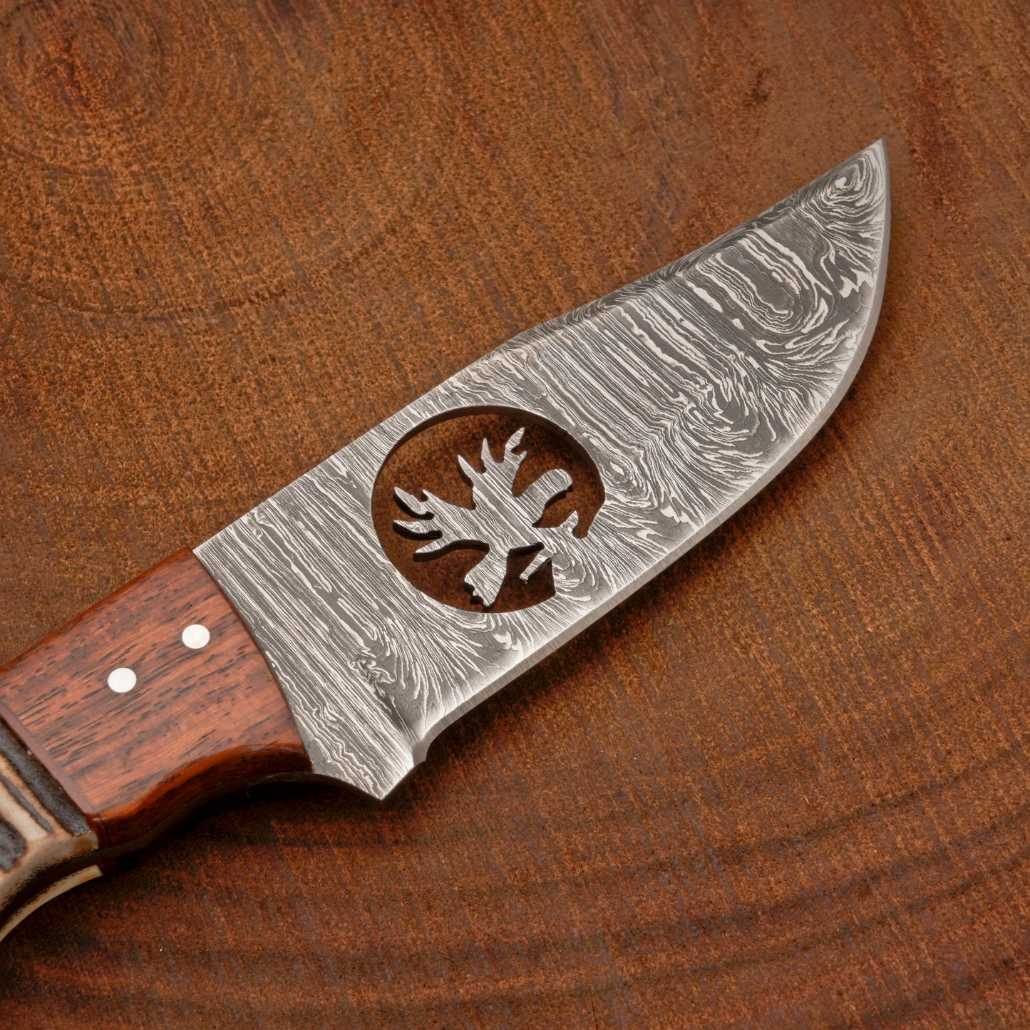 Full Tang Hand Forged Fixed Blade Damascus Steel Hunting Knife with Leather Sheath - Stag Antler handle