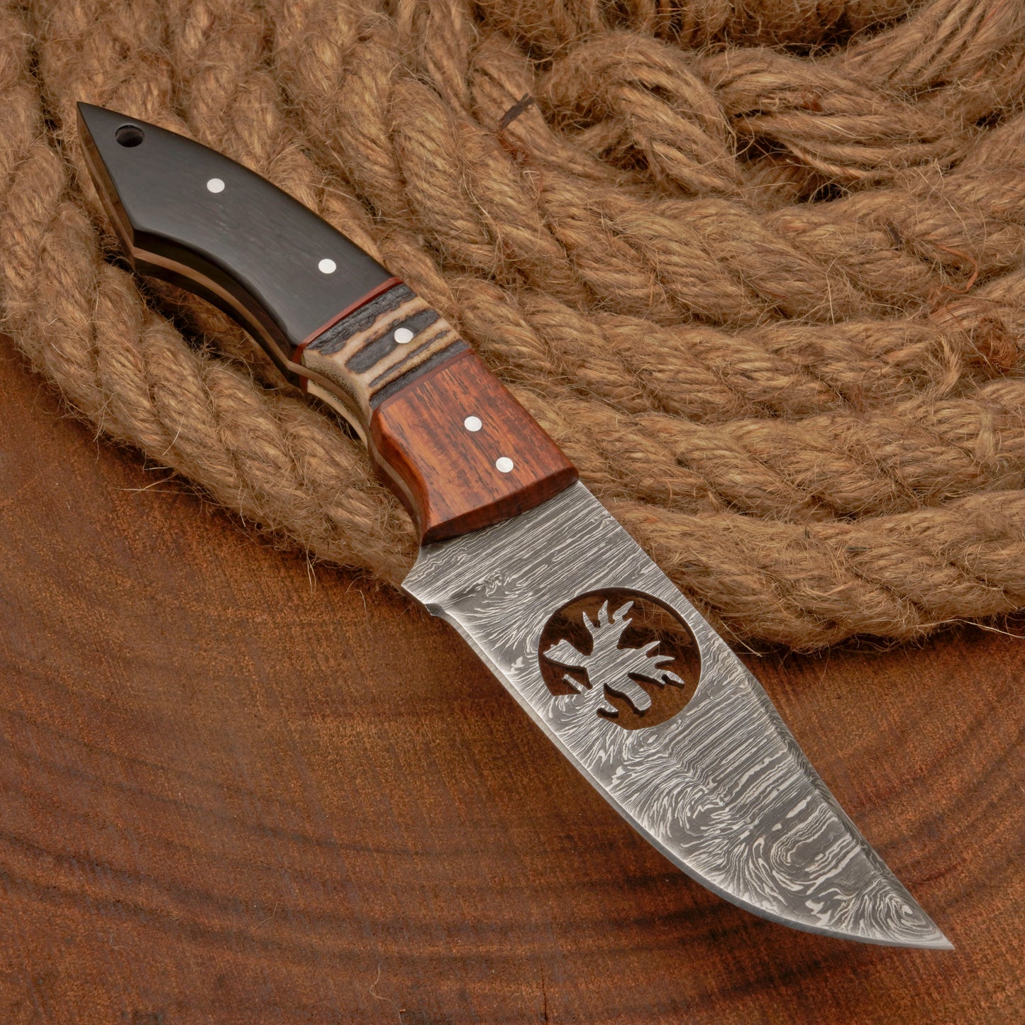 Full Tang Hand Forged Fixed Blade Damascus Steel Hunting Knife with Leather Sheath - Stag Antler handle