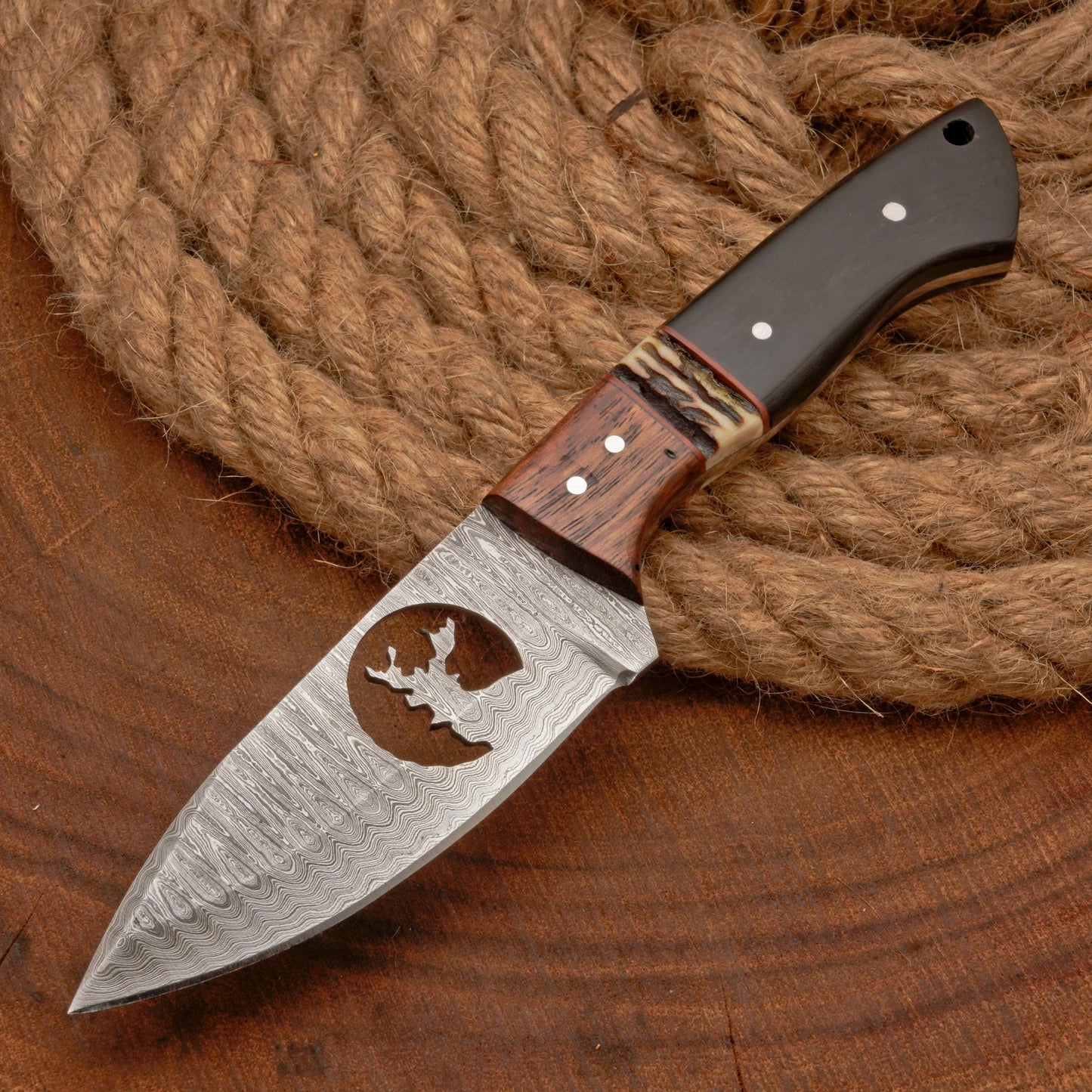 Full Tang Hand Forged Fixed Blade Damascus Steel Hunting Knife with Leather Sheath - Stag Antler handle