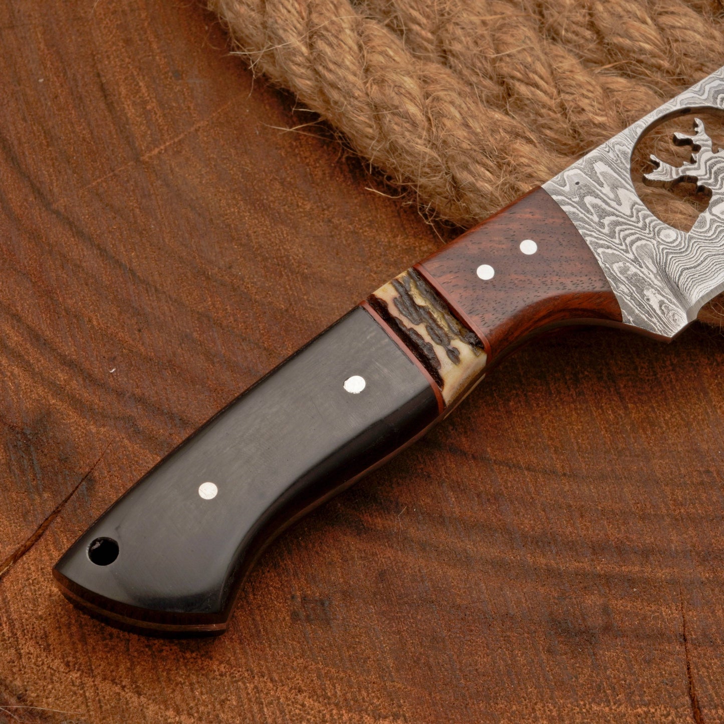 Full Tang Hand Forged Fixed Blade Damascus Steel Hunting Knife with Leather Sheath - Stag Antler handle