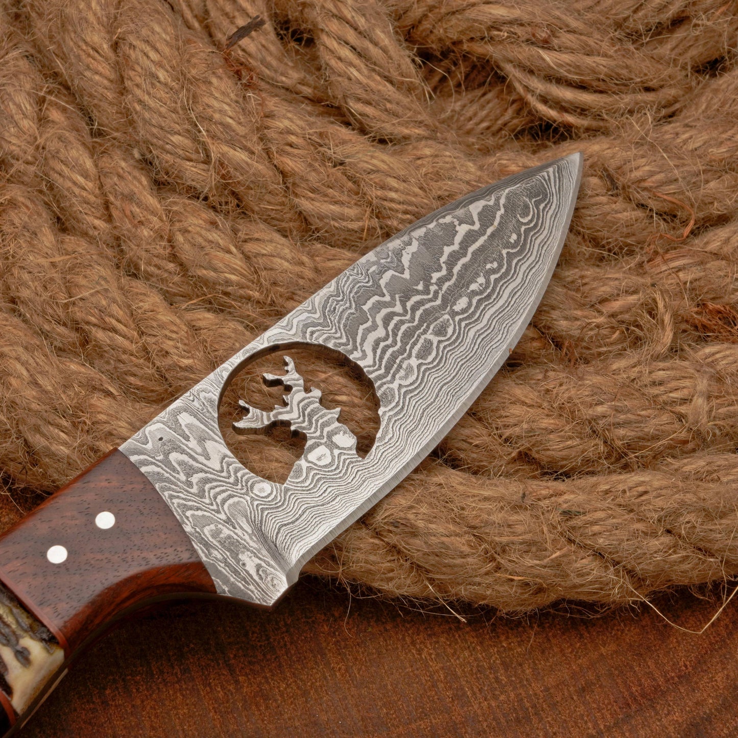 Full Tang Hand Forged Fixed Blade Damascus Steel Hunting Knife with Leather Sheath - Stag Antler handle