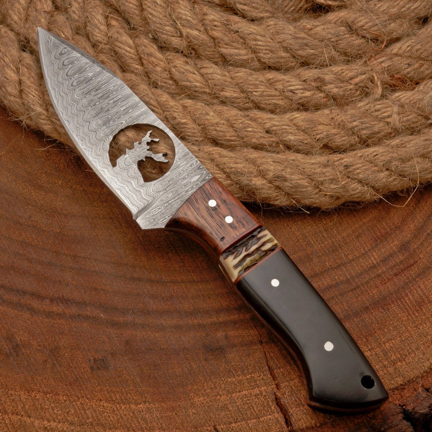 Full Tang Hand Forged Fixed Blade Damascus Steel Hunting Knife with Leather Sheath - Stag Antler handle