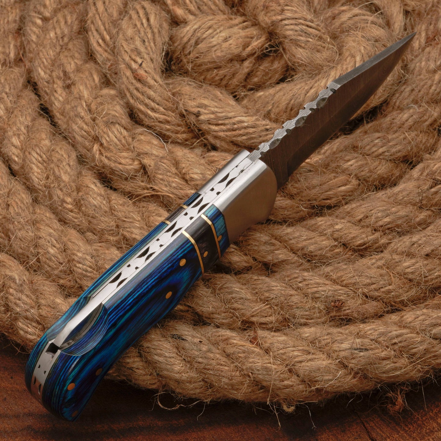 Handmade Damascus Steel Hunting Pocket Knife Camping Folding Blade With Wood Handle