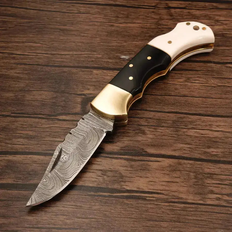 Handmade Damascus Steel Hunting Pocket Knife - Camping Folding Blade With Brass Bolster - Hunt Craft Knives