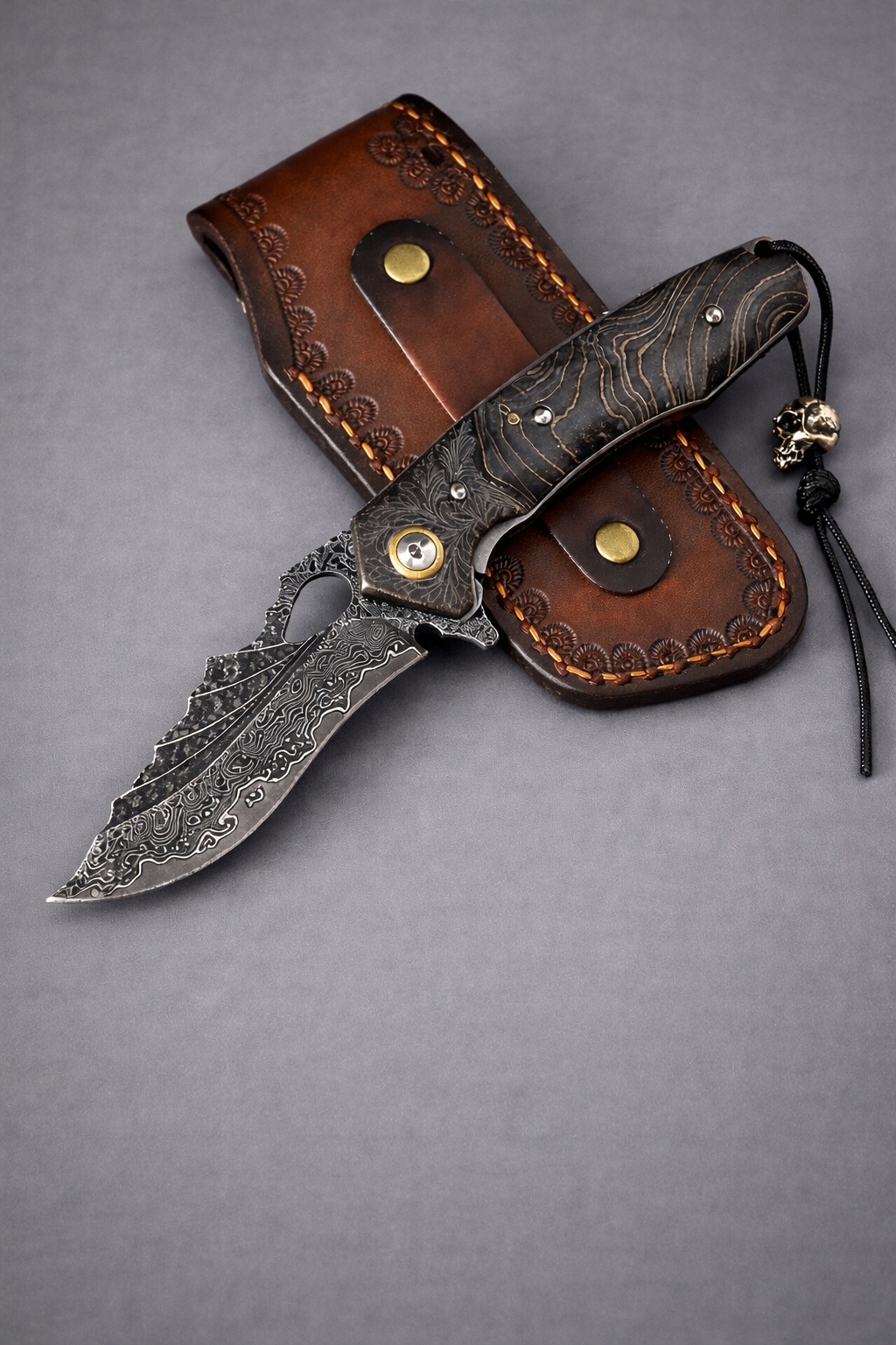 Handmade VG-10 Damascus Steel Folding Pocket Knife – Maple Burl Handle, Pocket Clip, Leather Sheath, EDC Camping Utility Knife